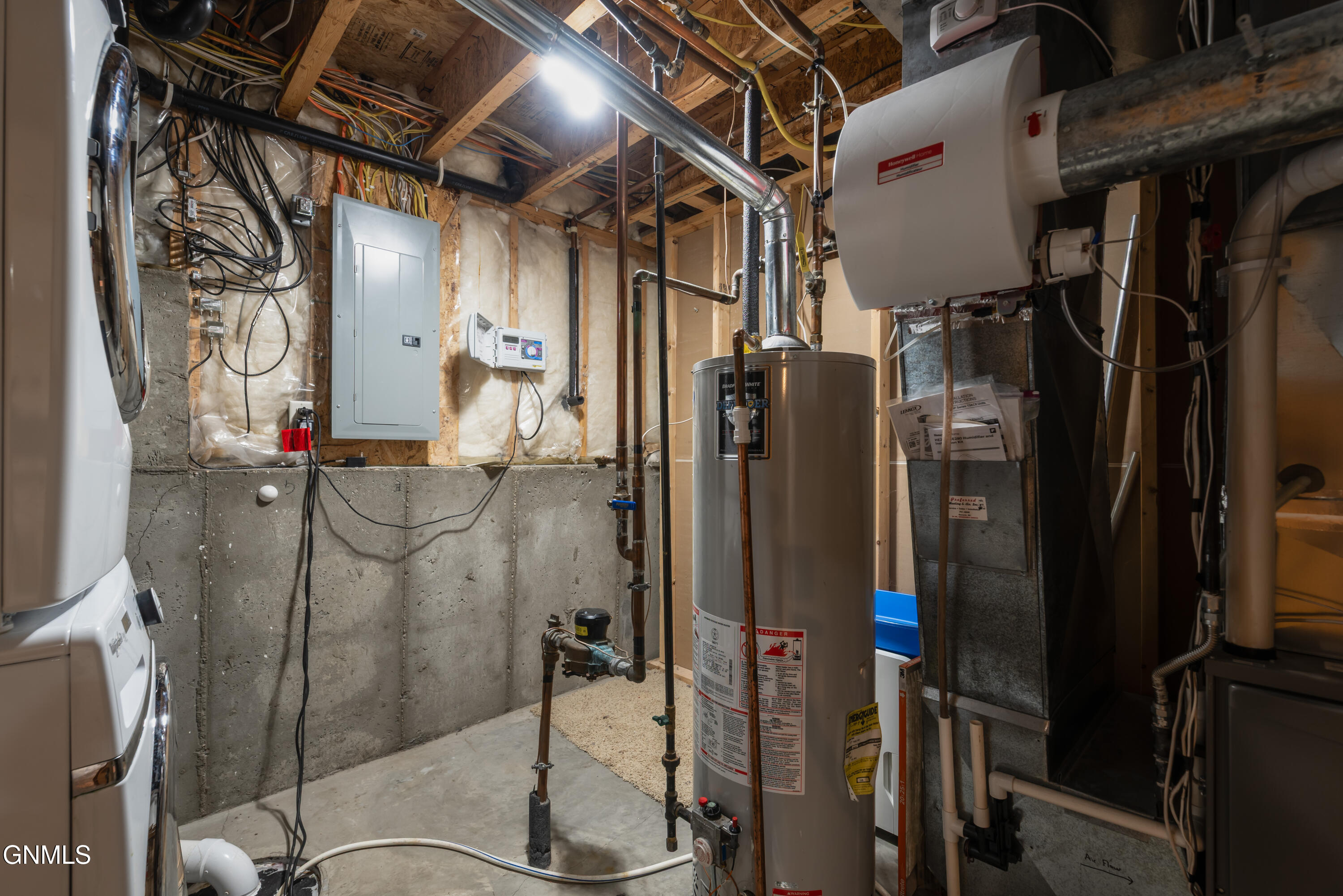 main property photo 29