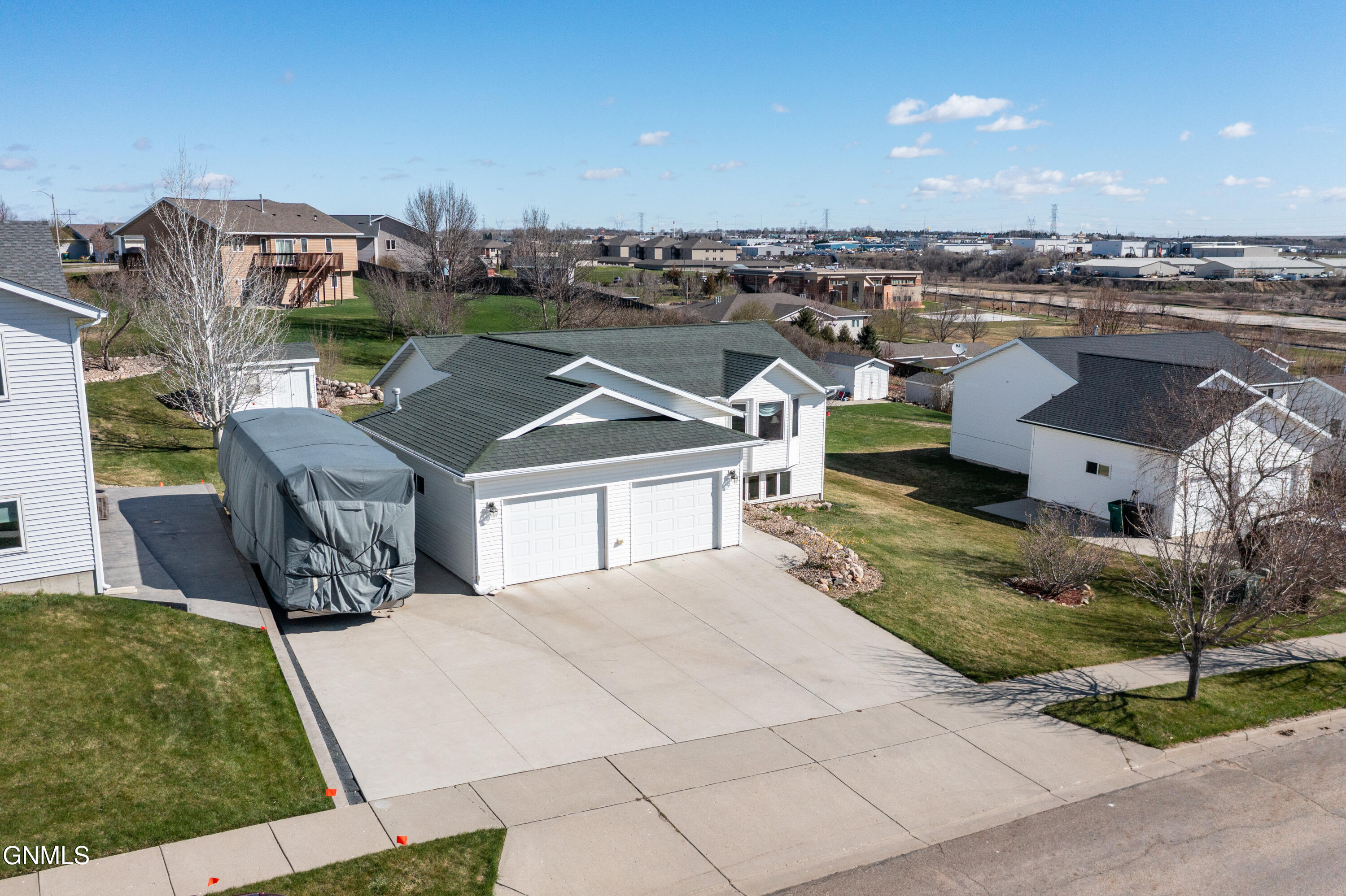 main property photo 3