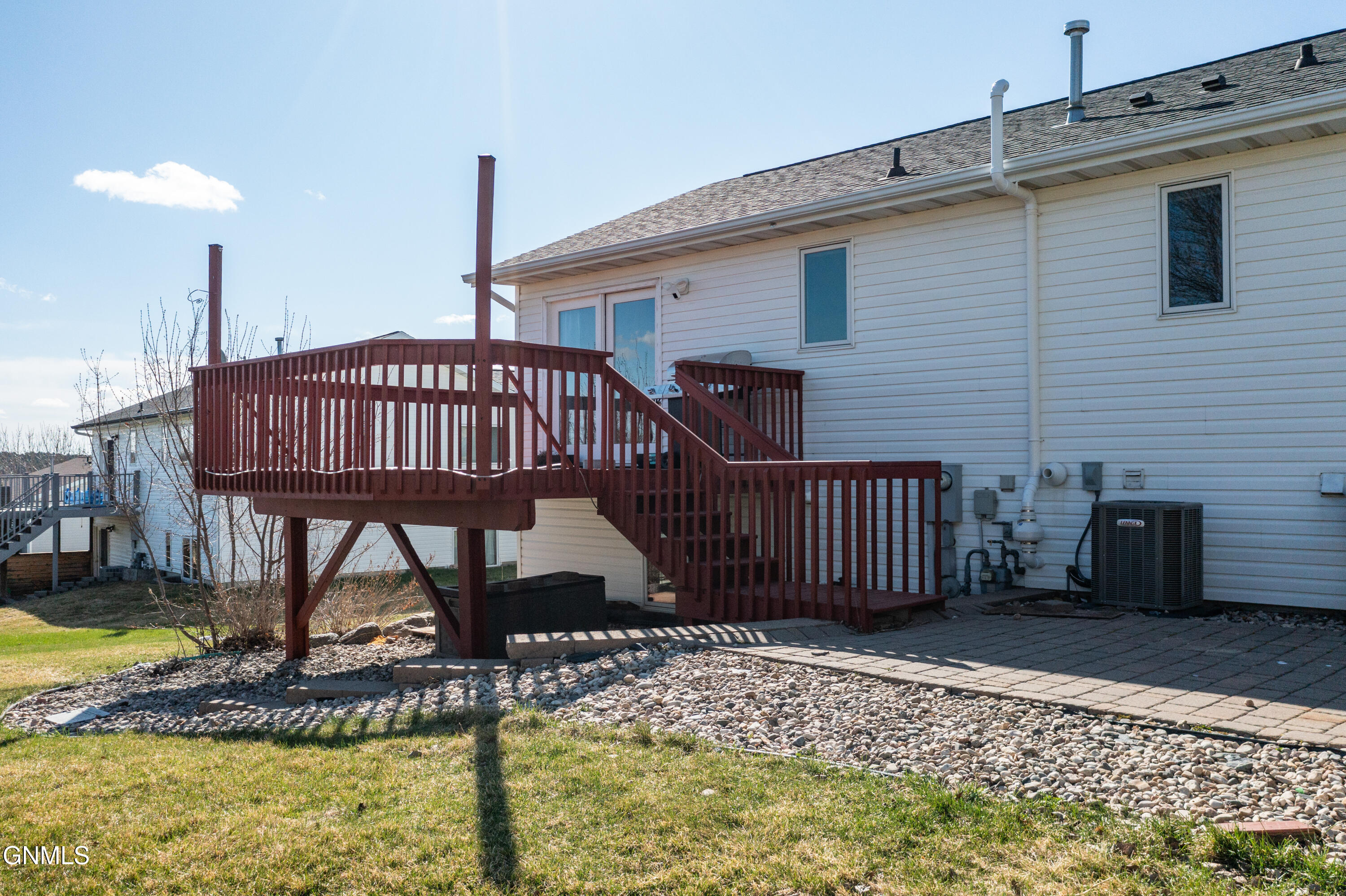 main property photo 31