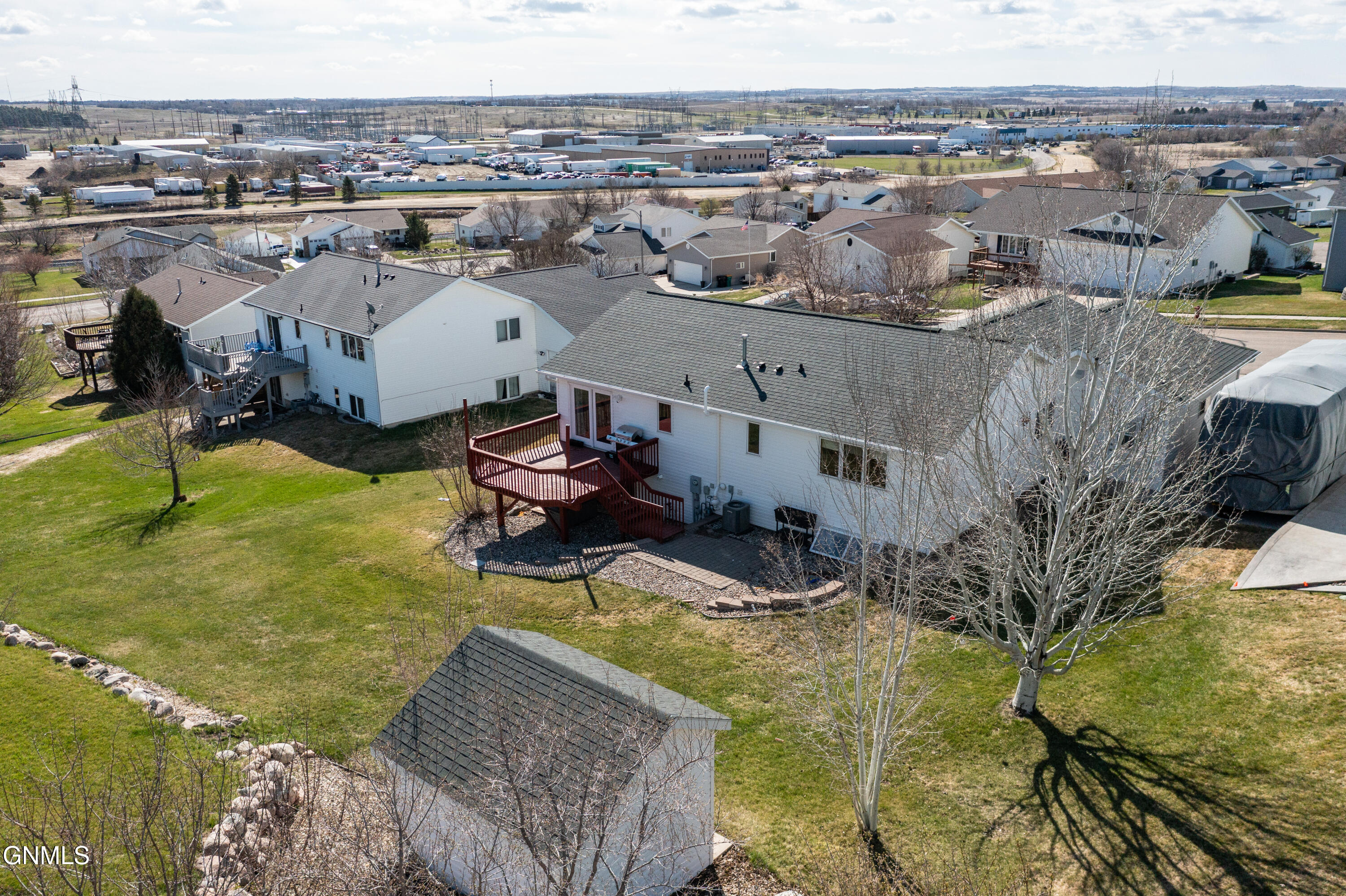 main property photo 37
