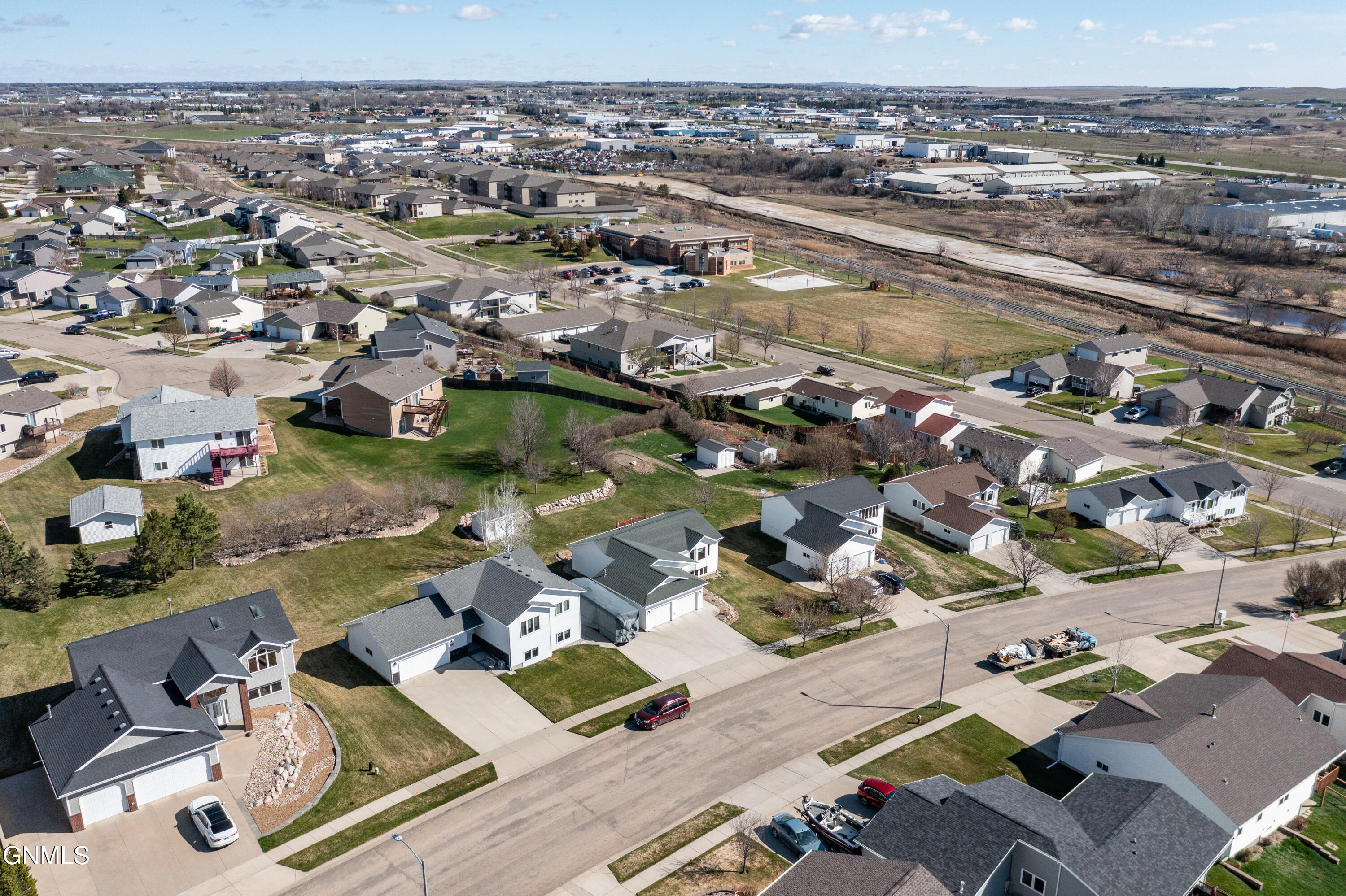 main property photo 40