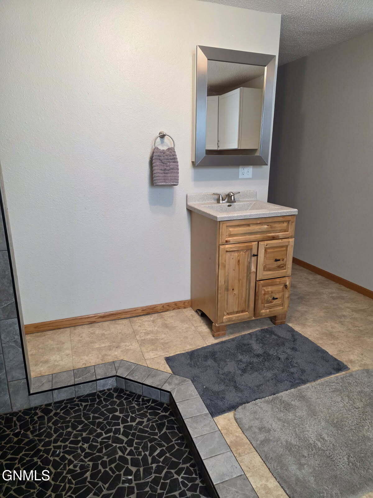 property viewer photo 30