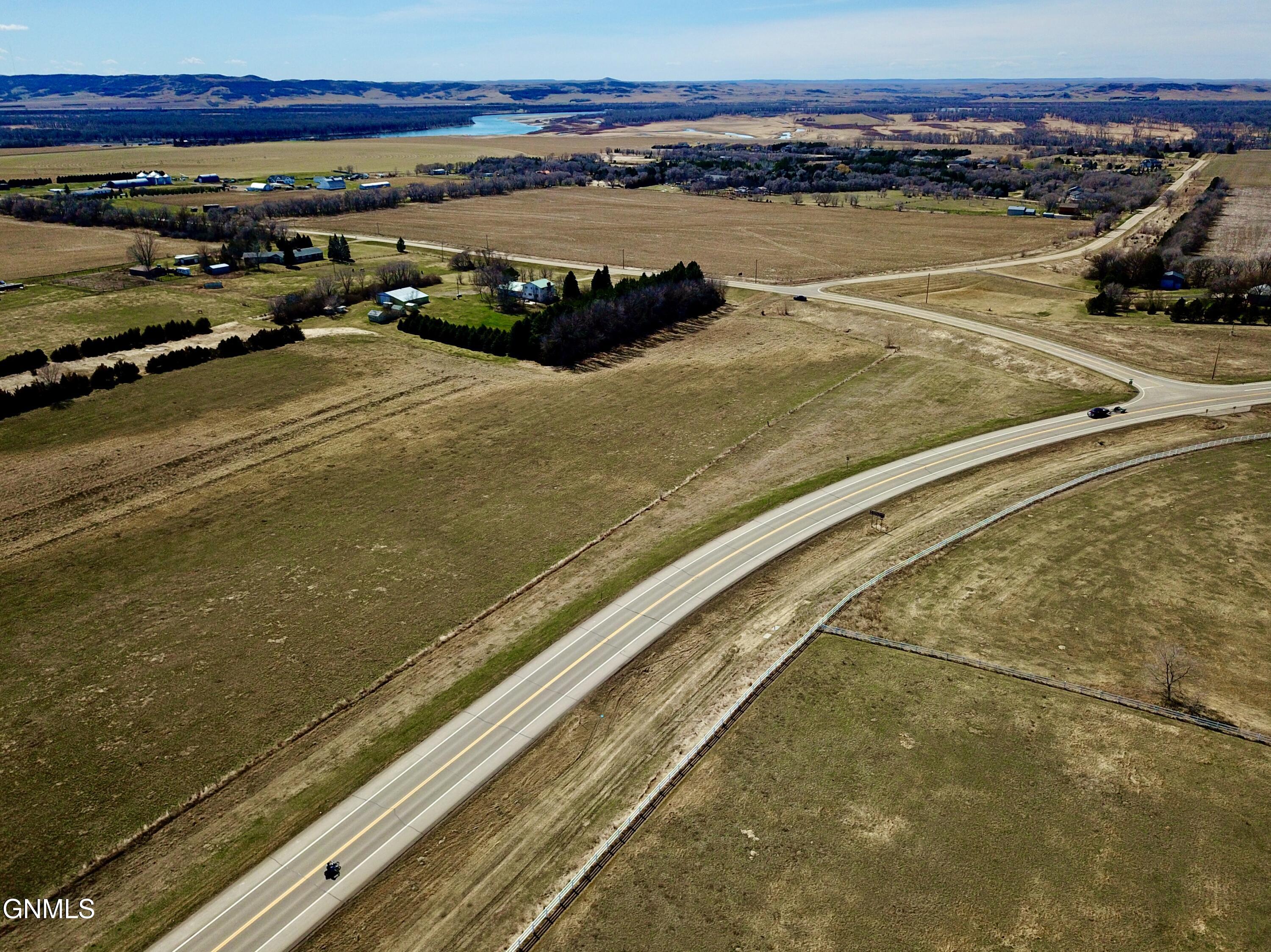 main property photo 9