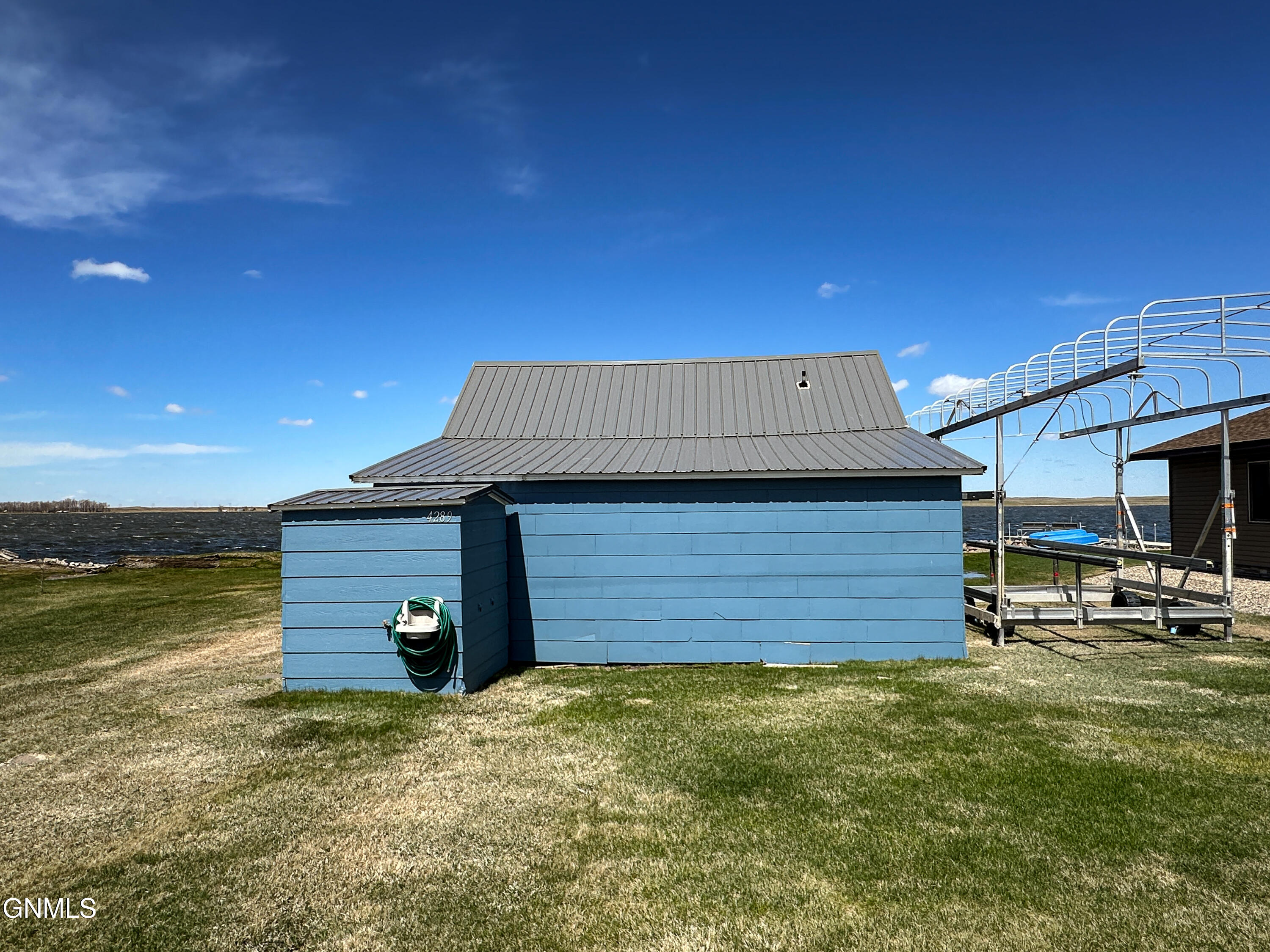 main property photo 23