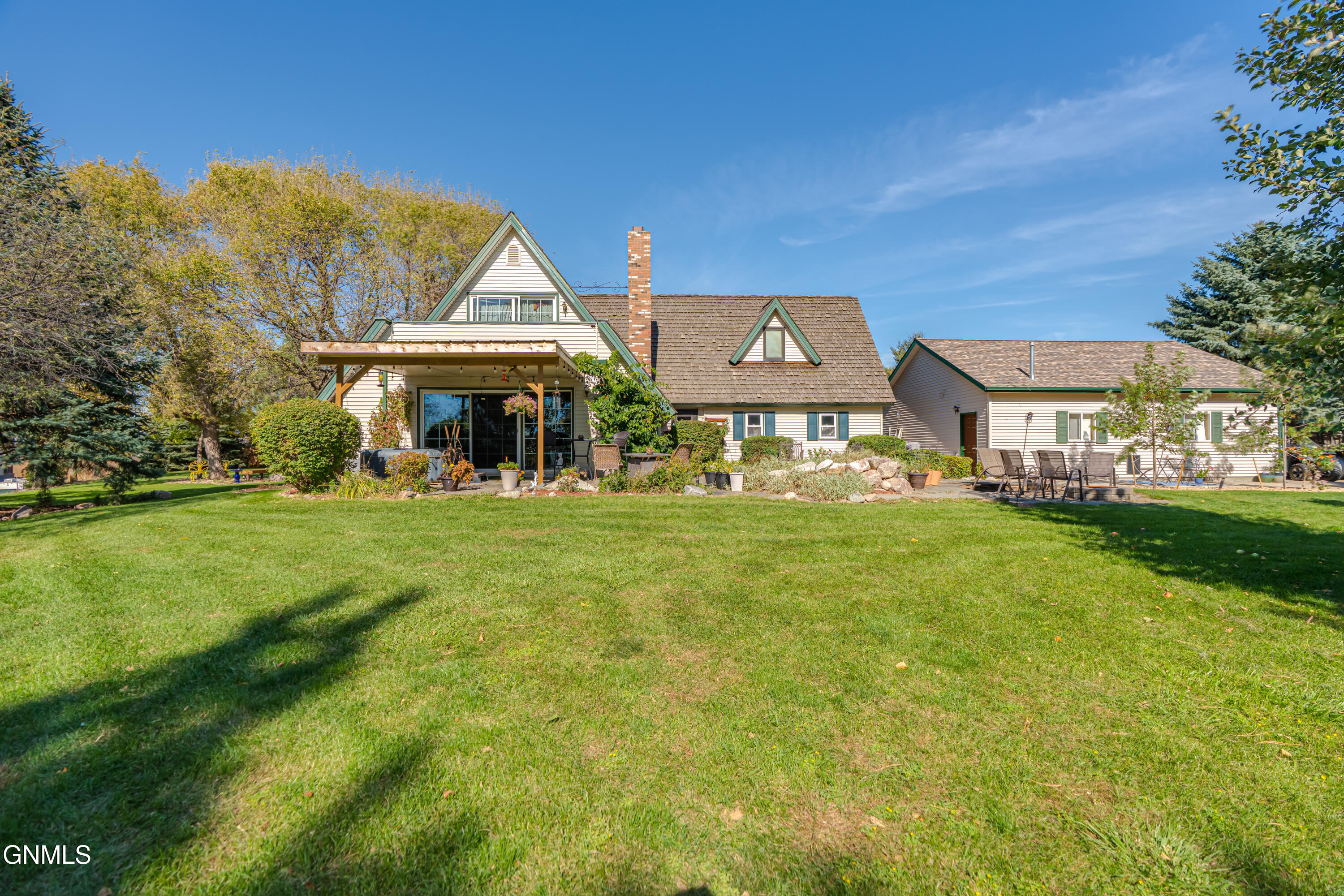 main property photo 13