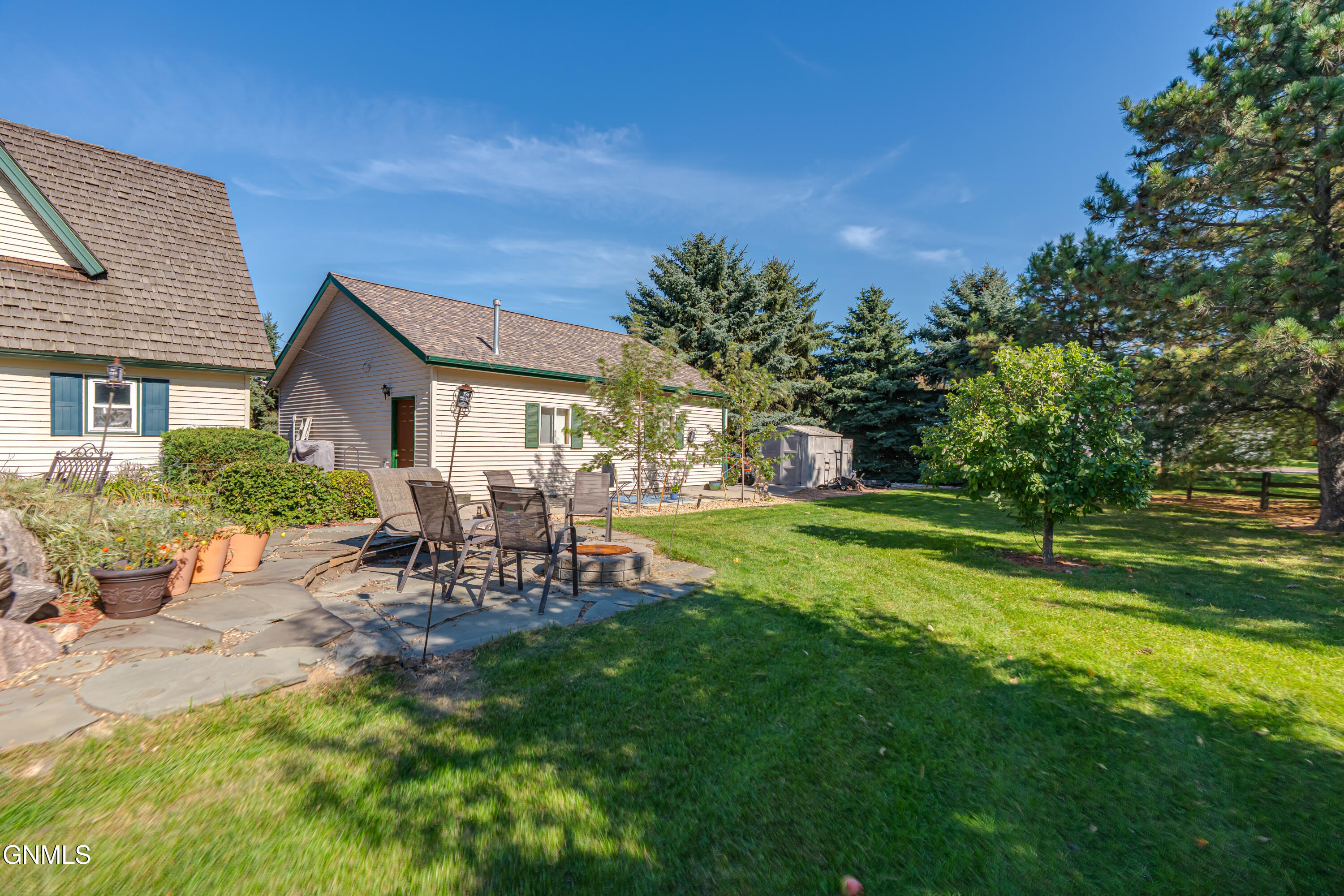 main property photo 14