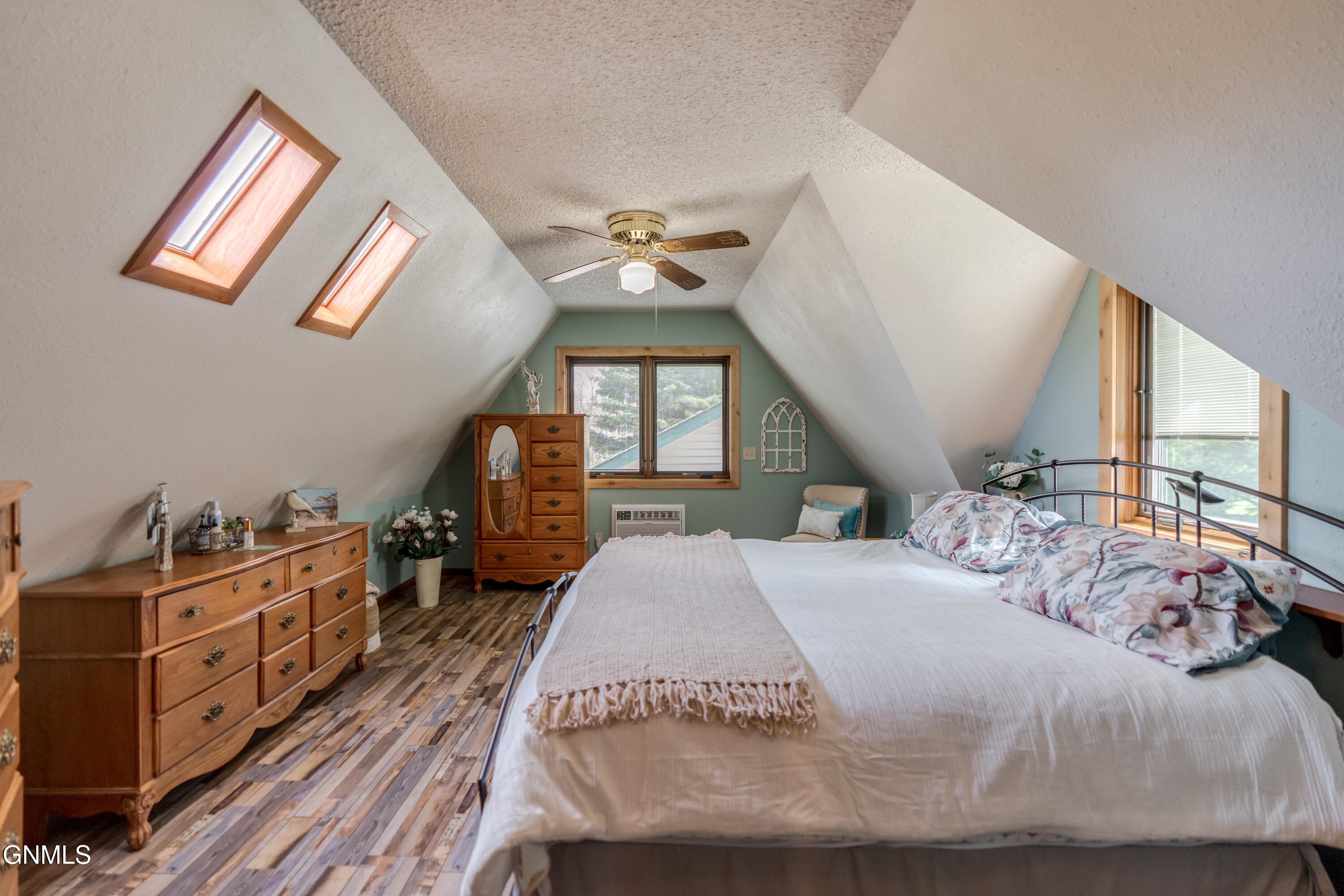 main property photo 50