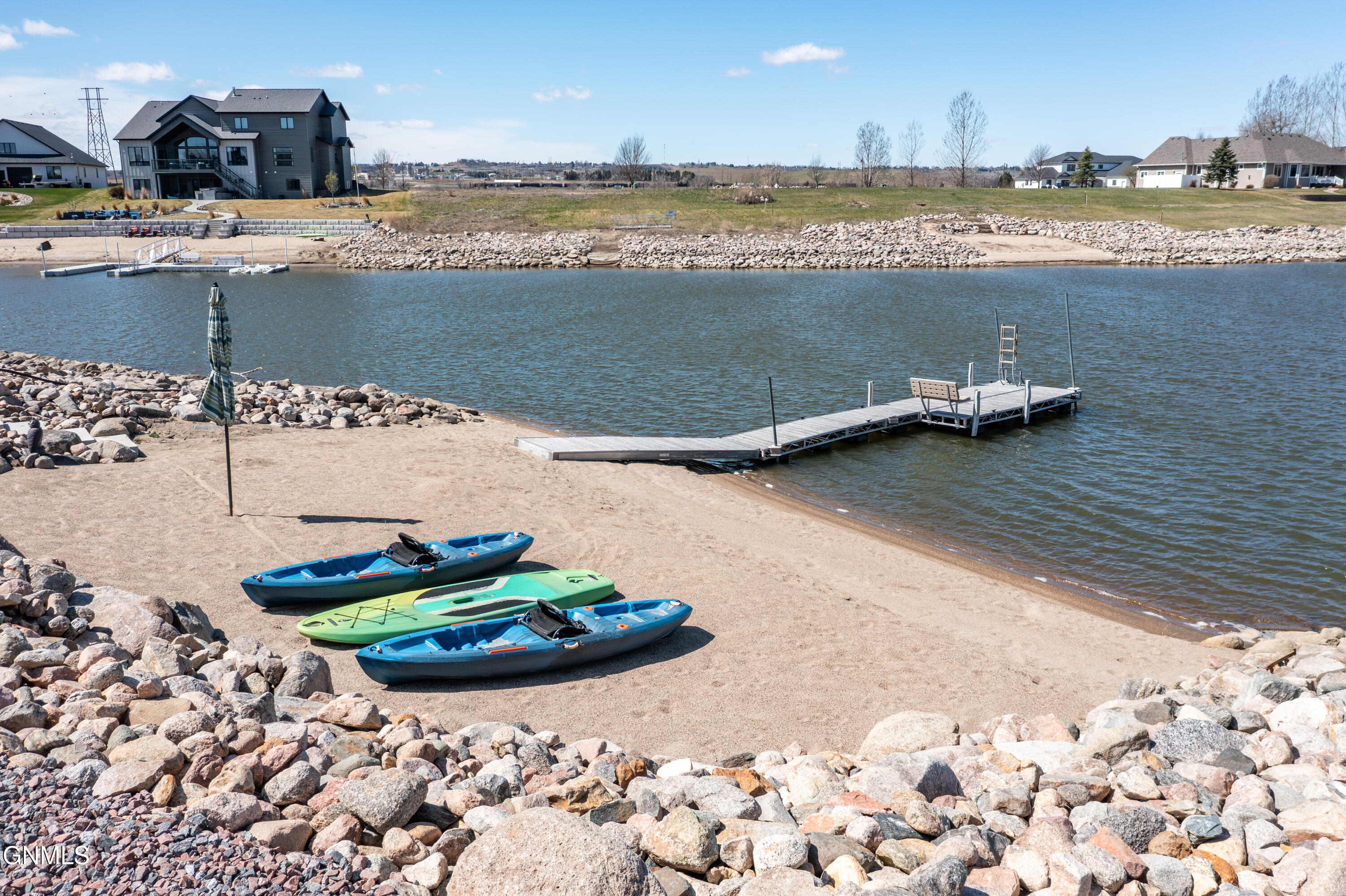 main property photo 48