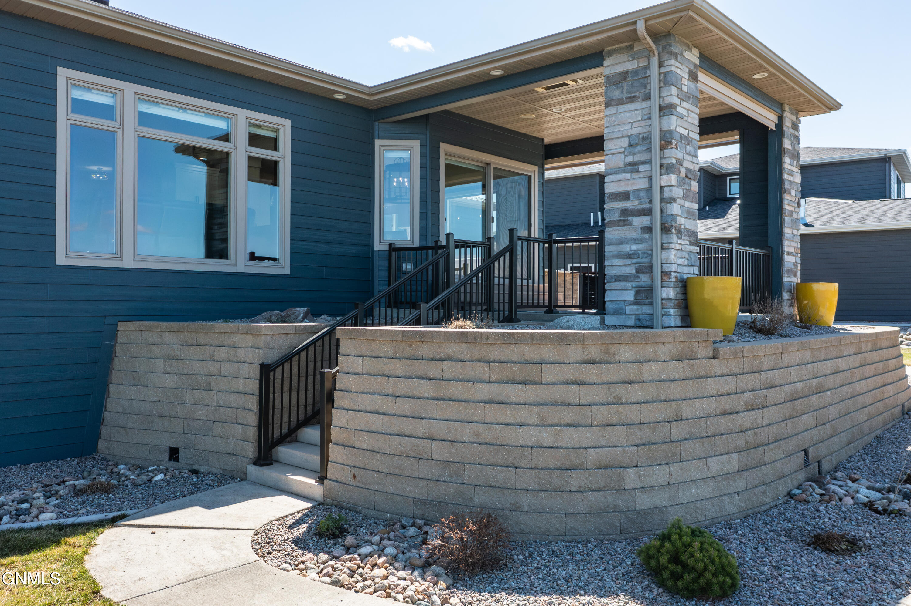 main property photo 50