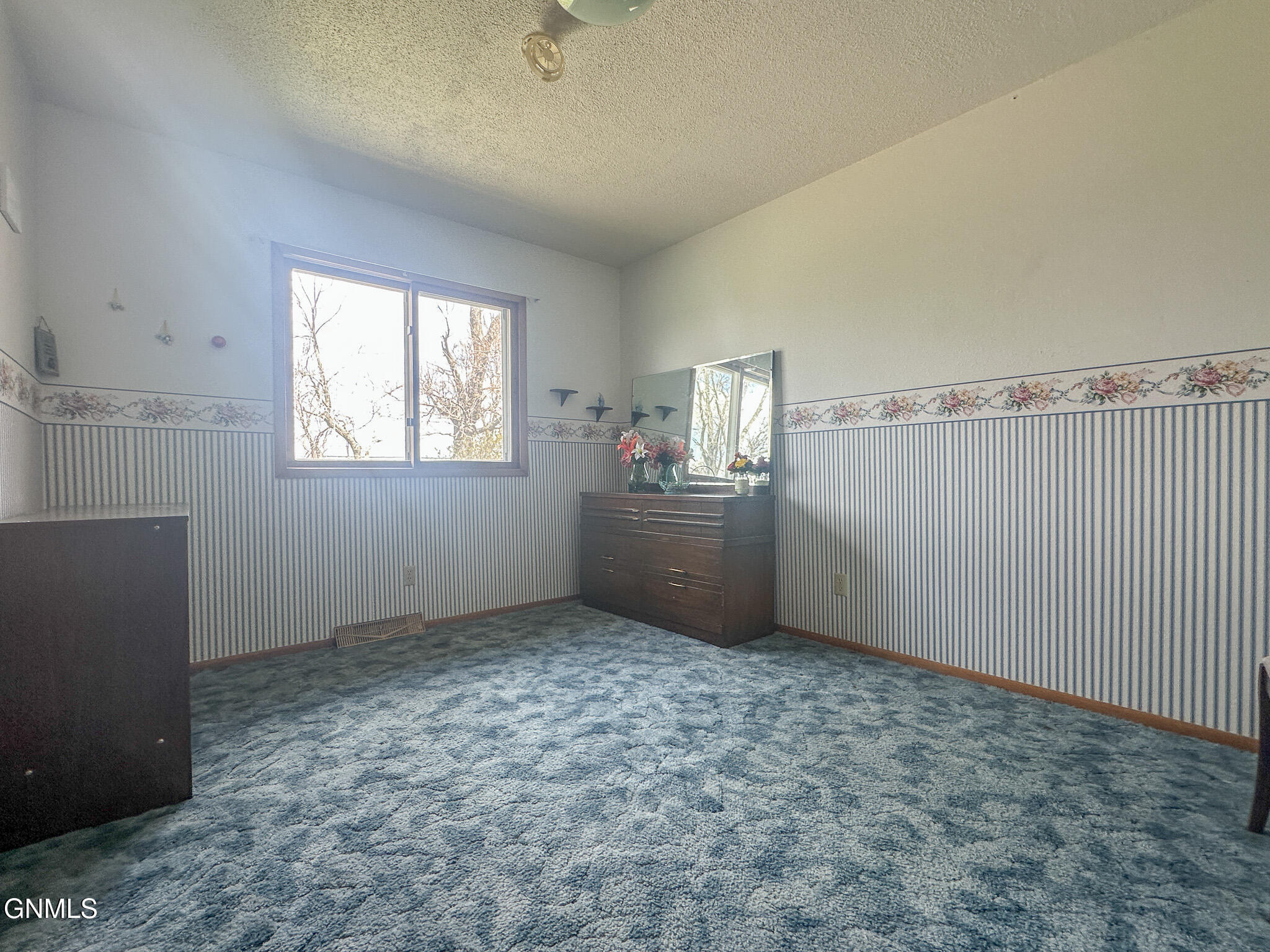 property viewer photo 19