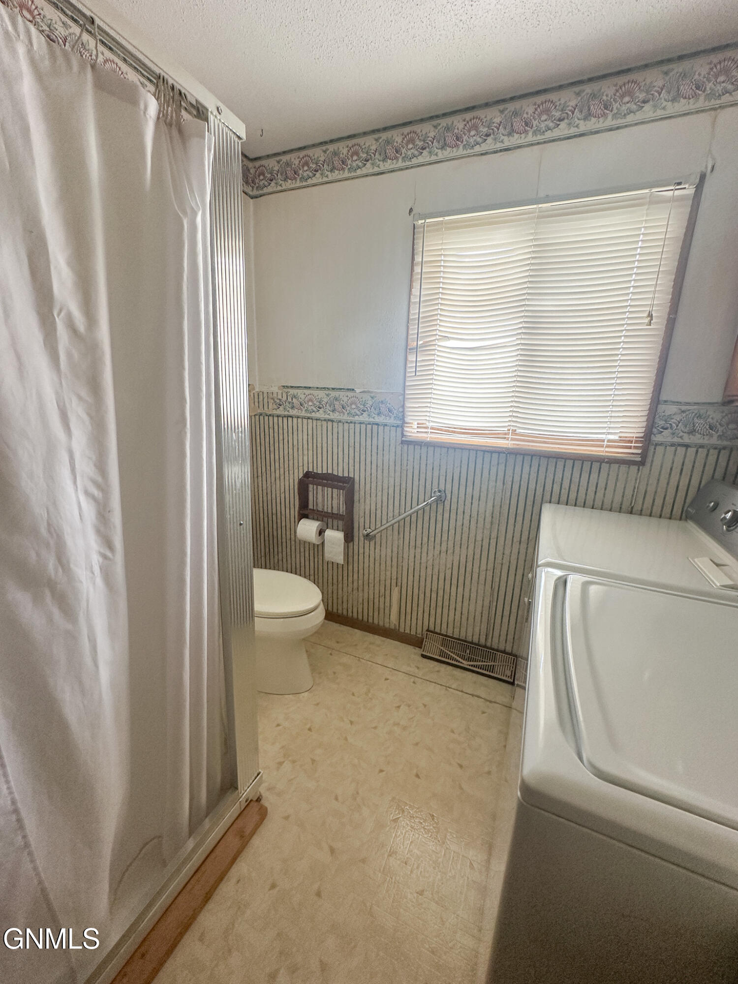 property viewer photo 35