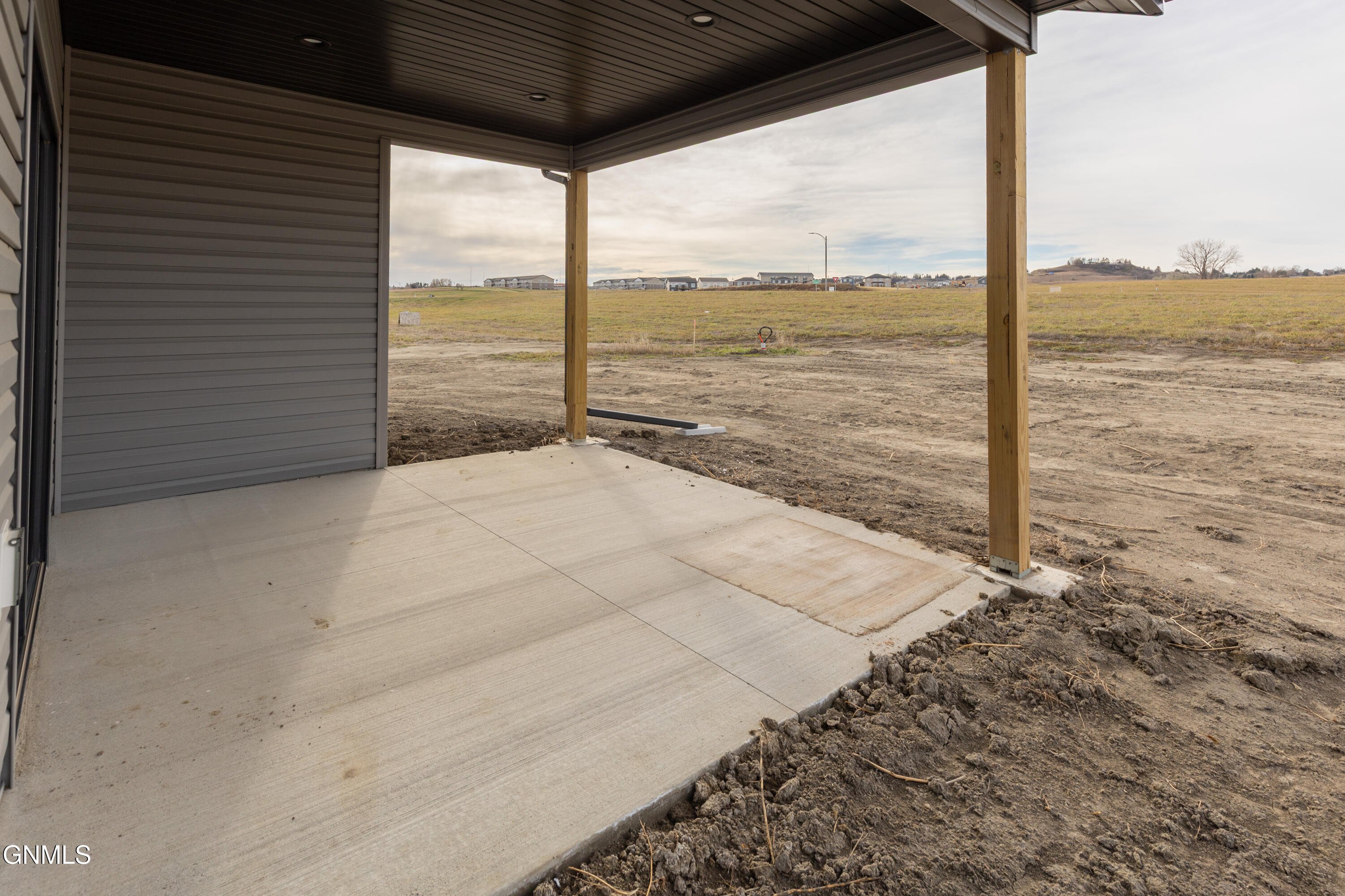 main property photo 22