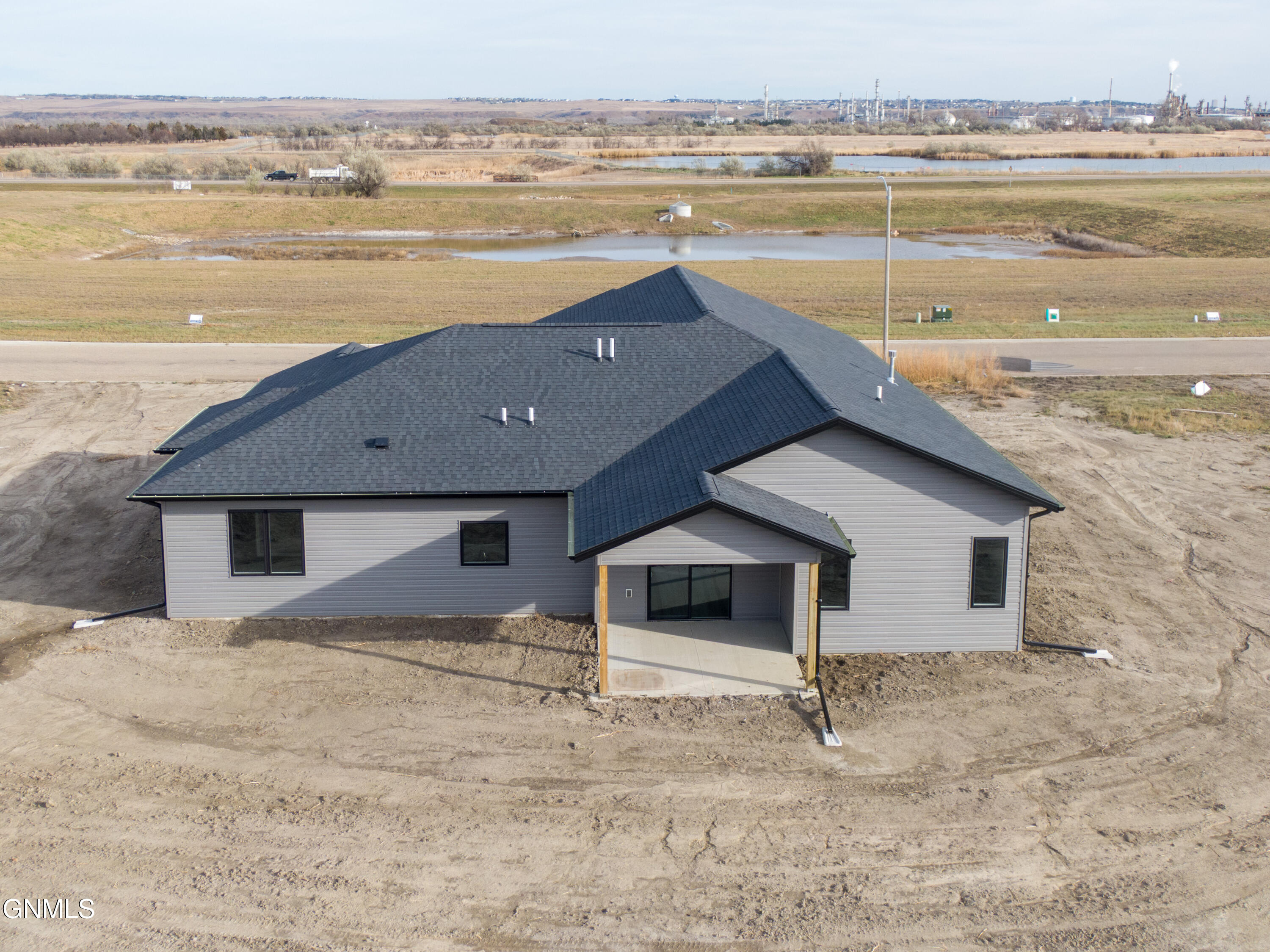 main property photo 23