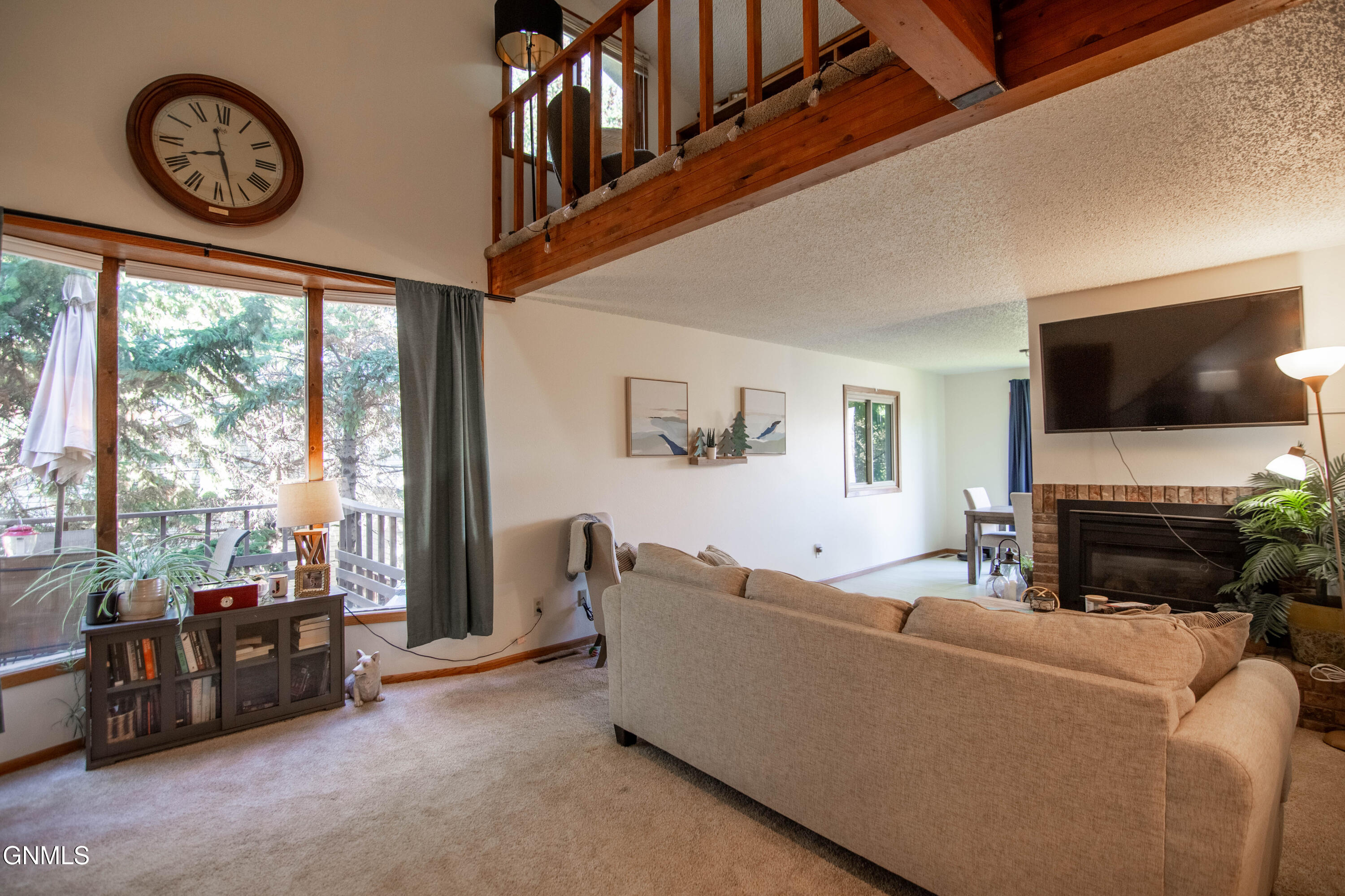 property viewer photo 1