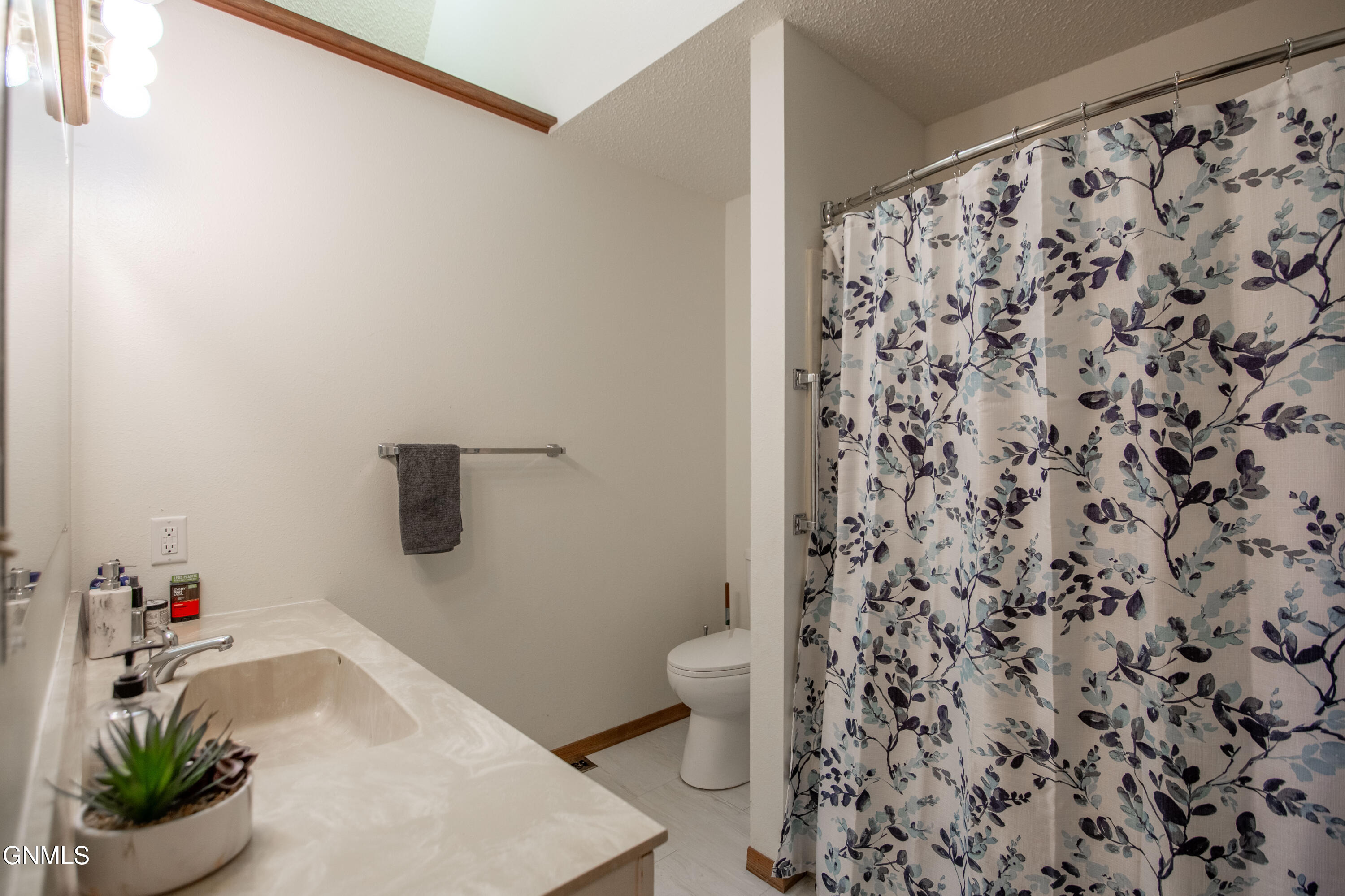 property viewer photo 10