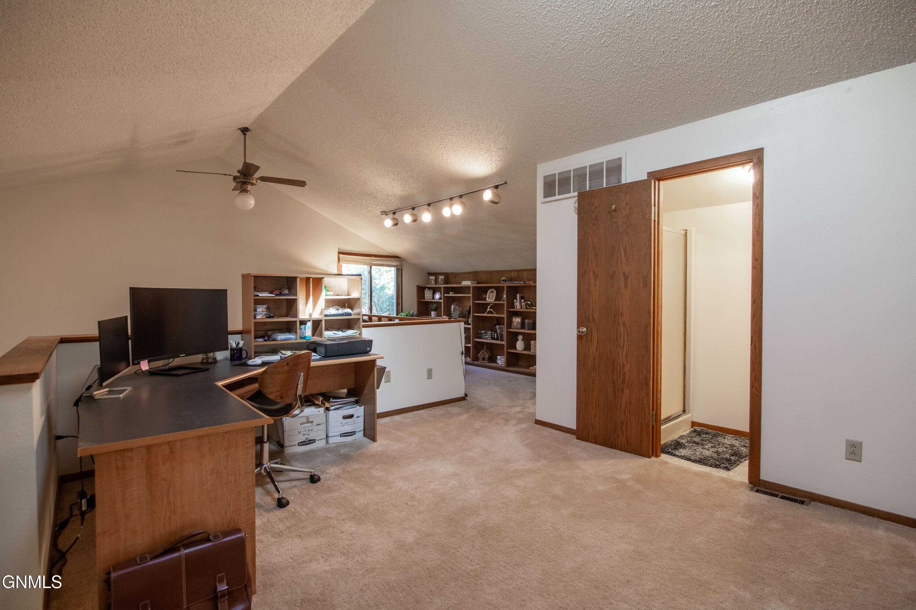 property viewer photo 15
