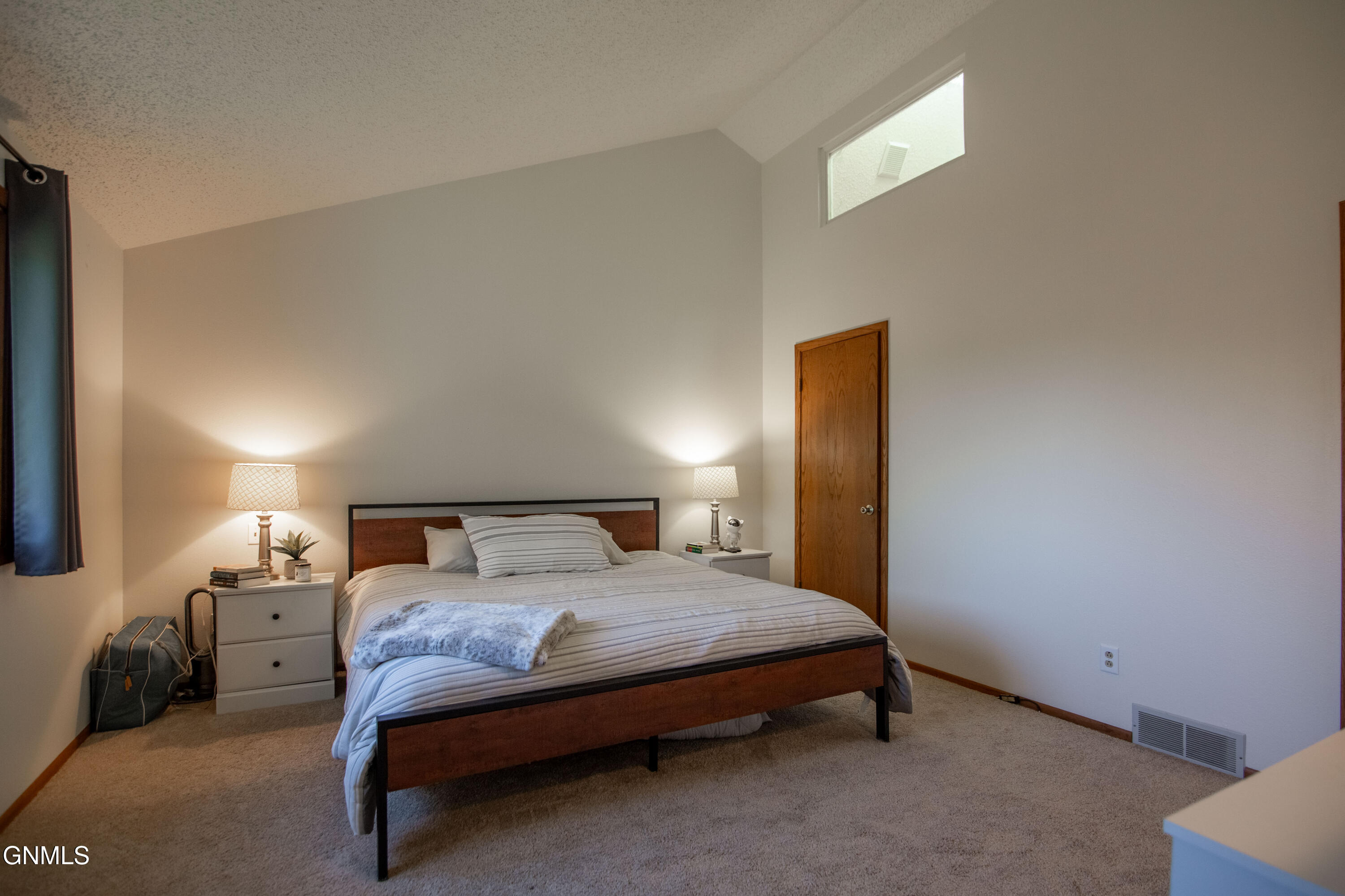 property viewer photo 9