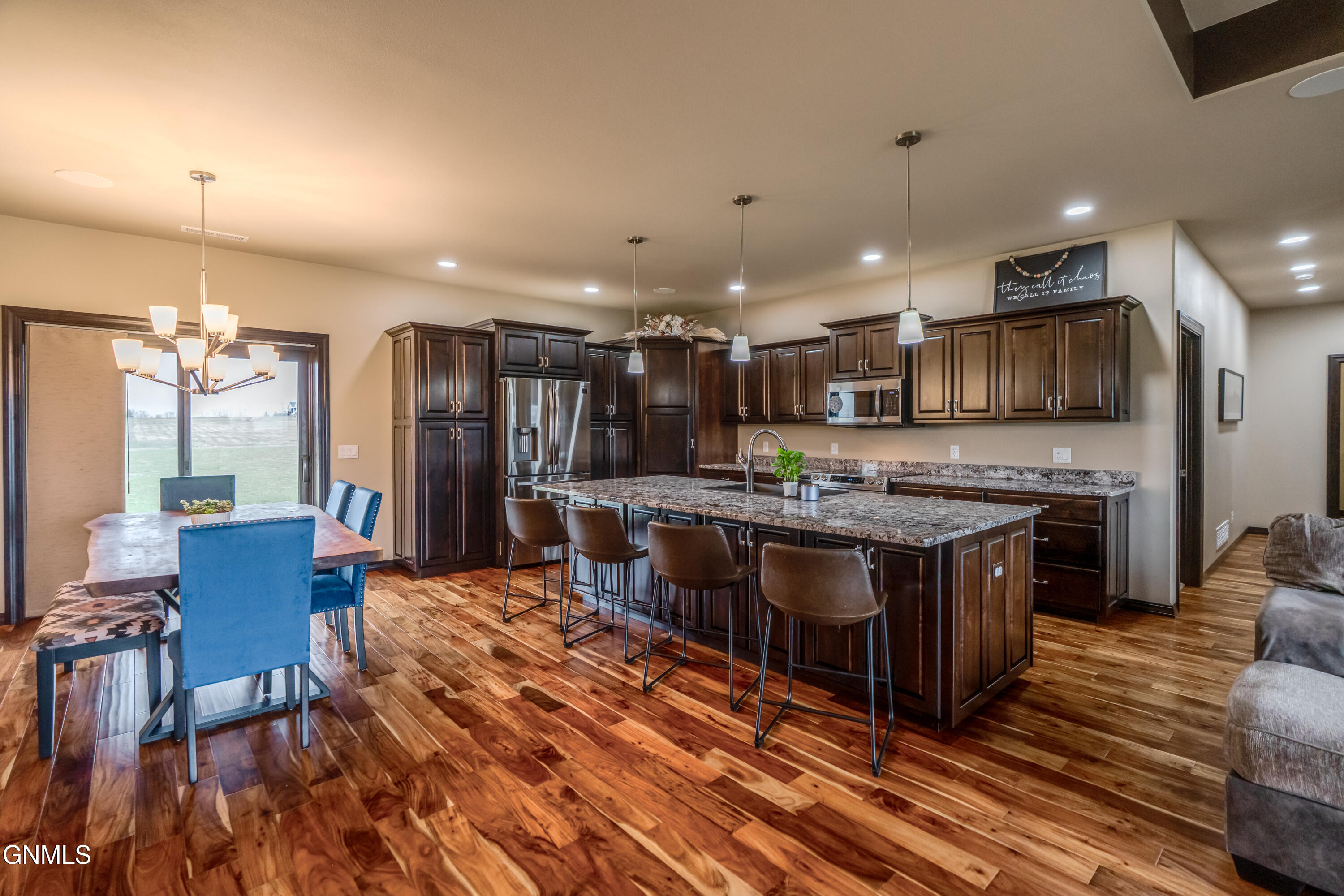 property viewer photo 12