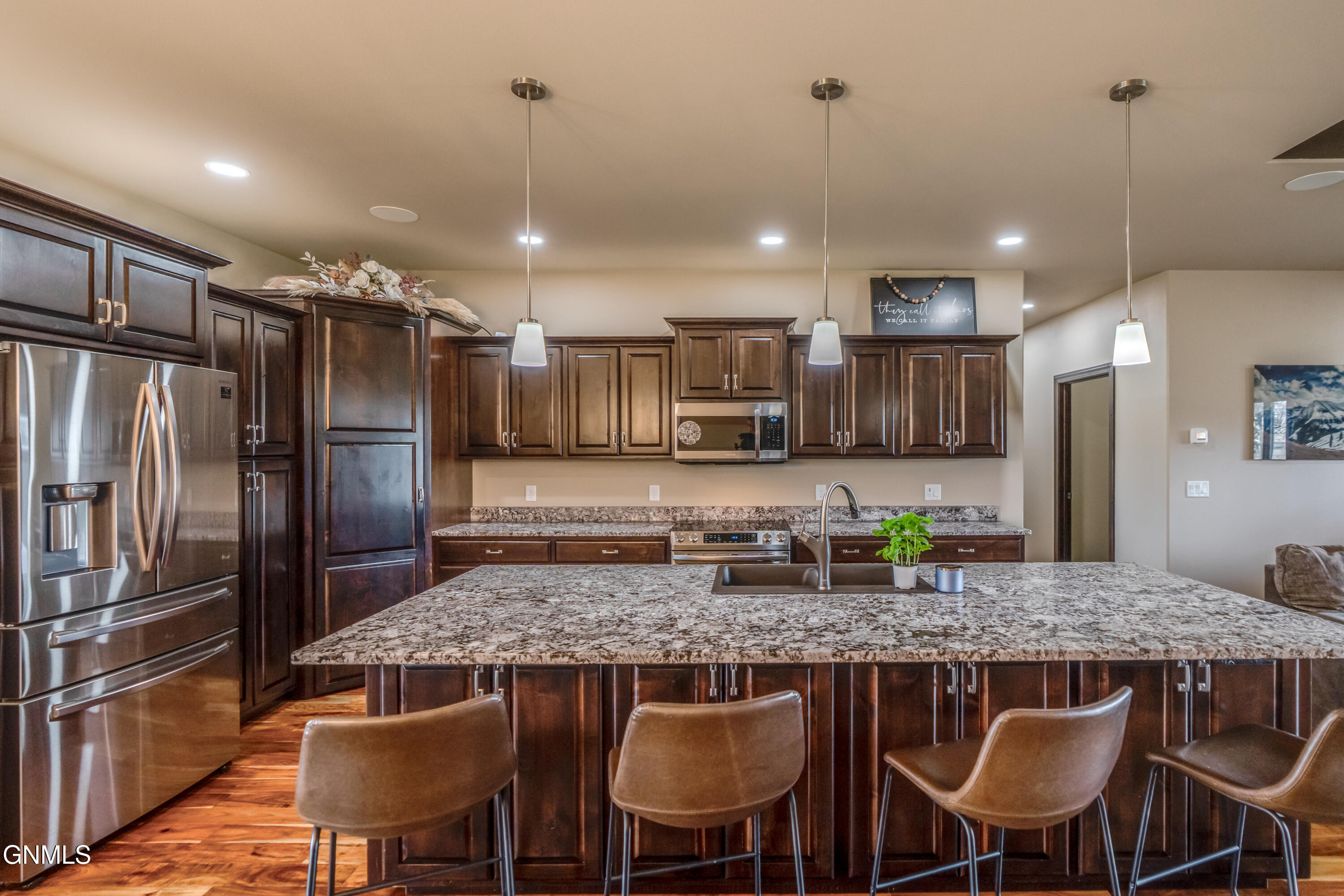 property viewer photo 15