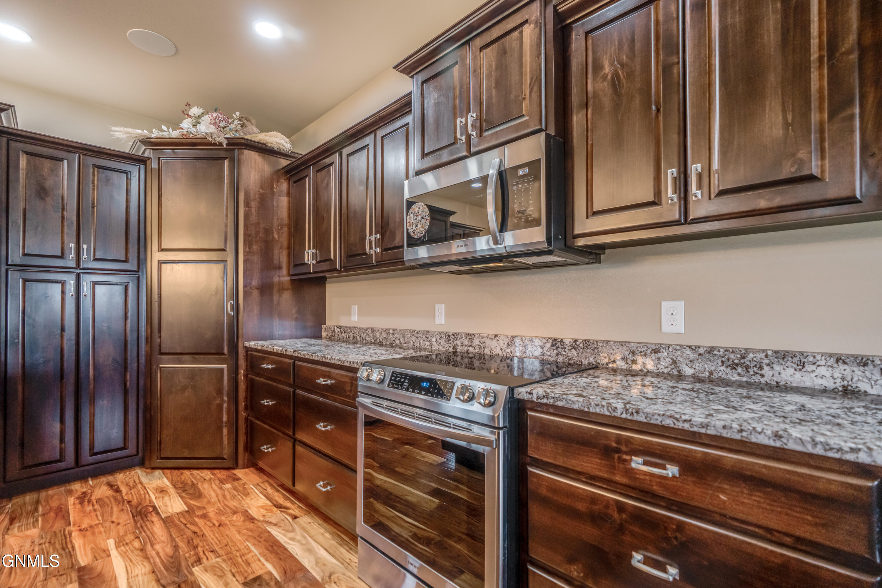 property viewer photo 17