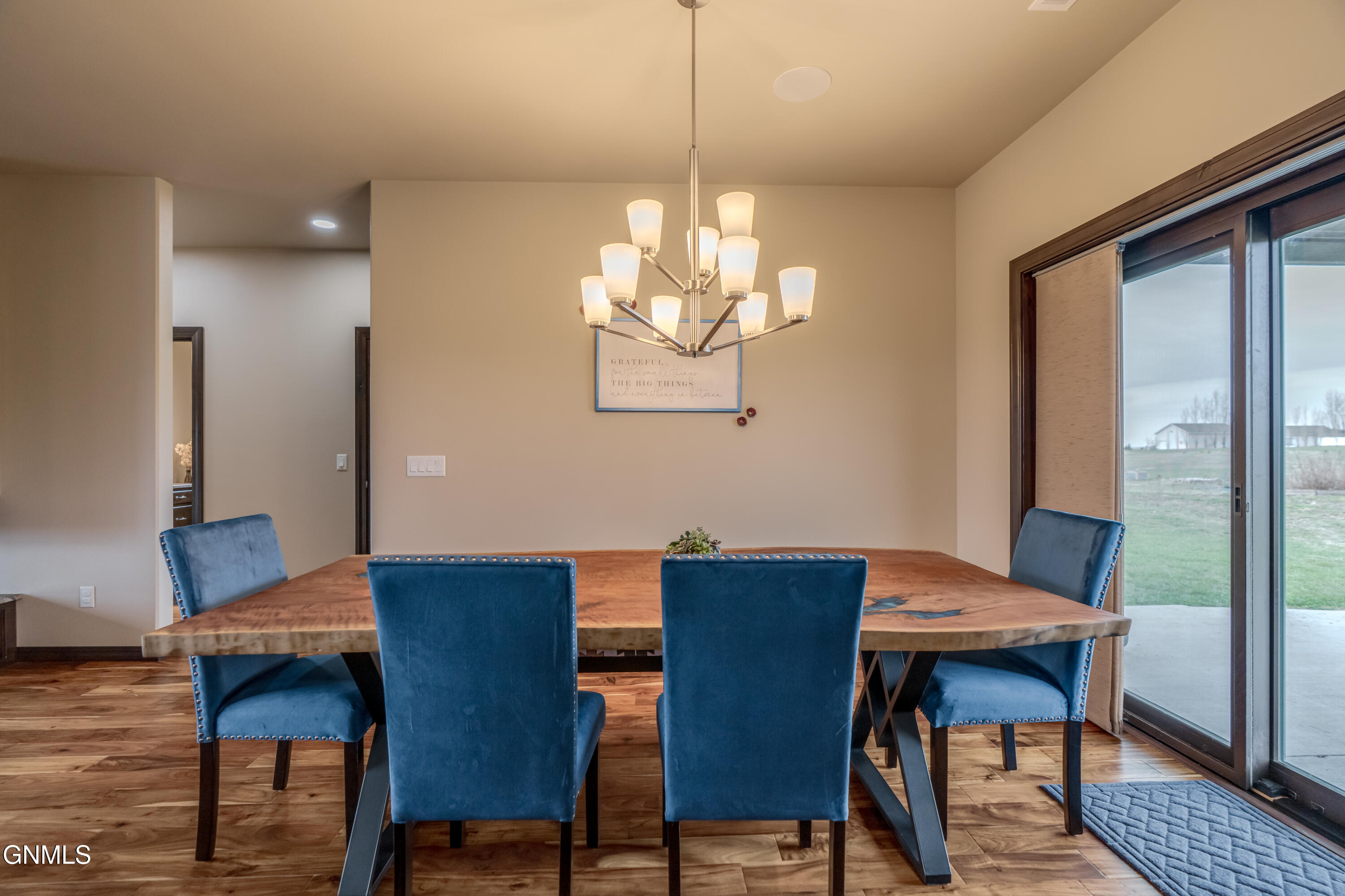 property viewer photo 22
