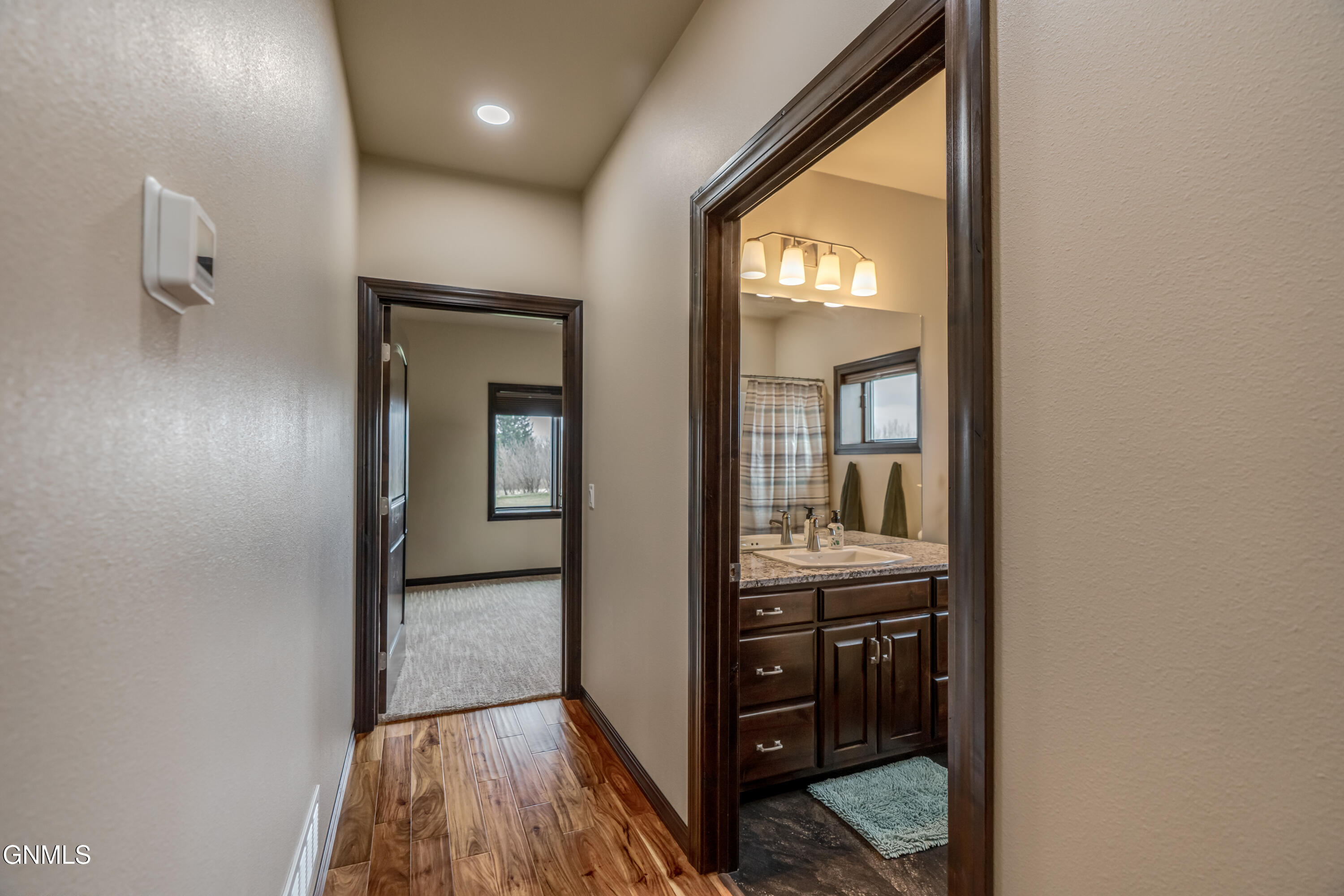 property viewer photo 24