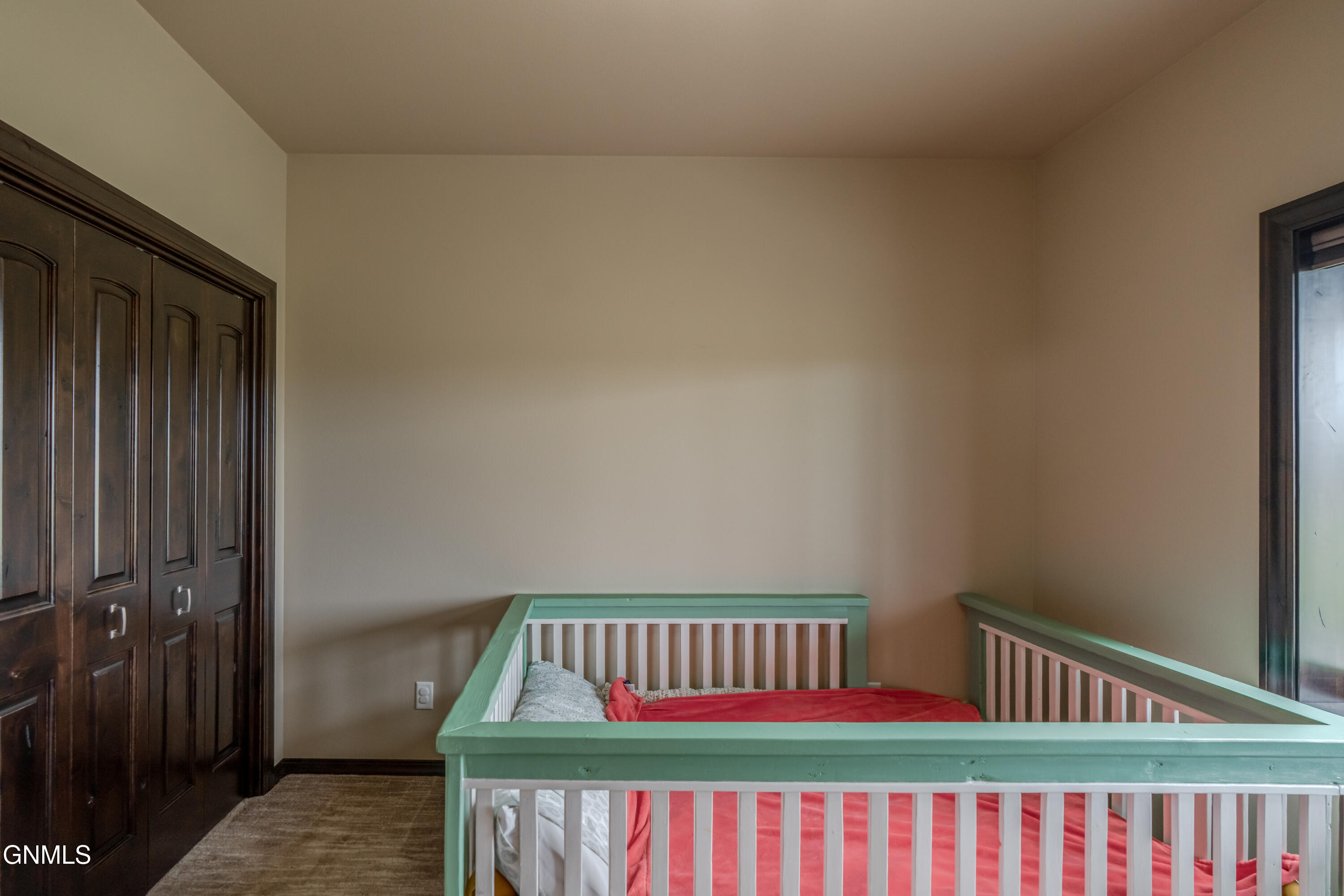 property viewer photo 26