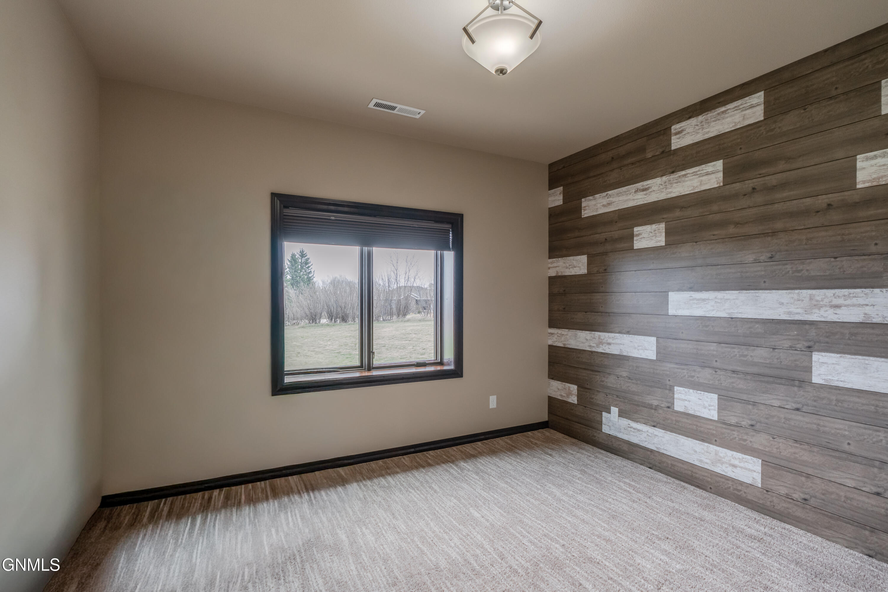 property viewer photo 32