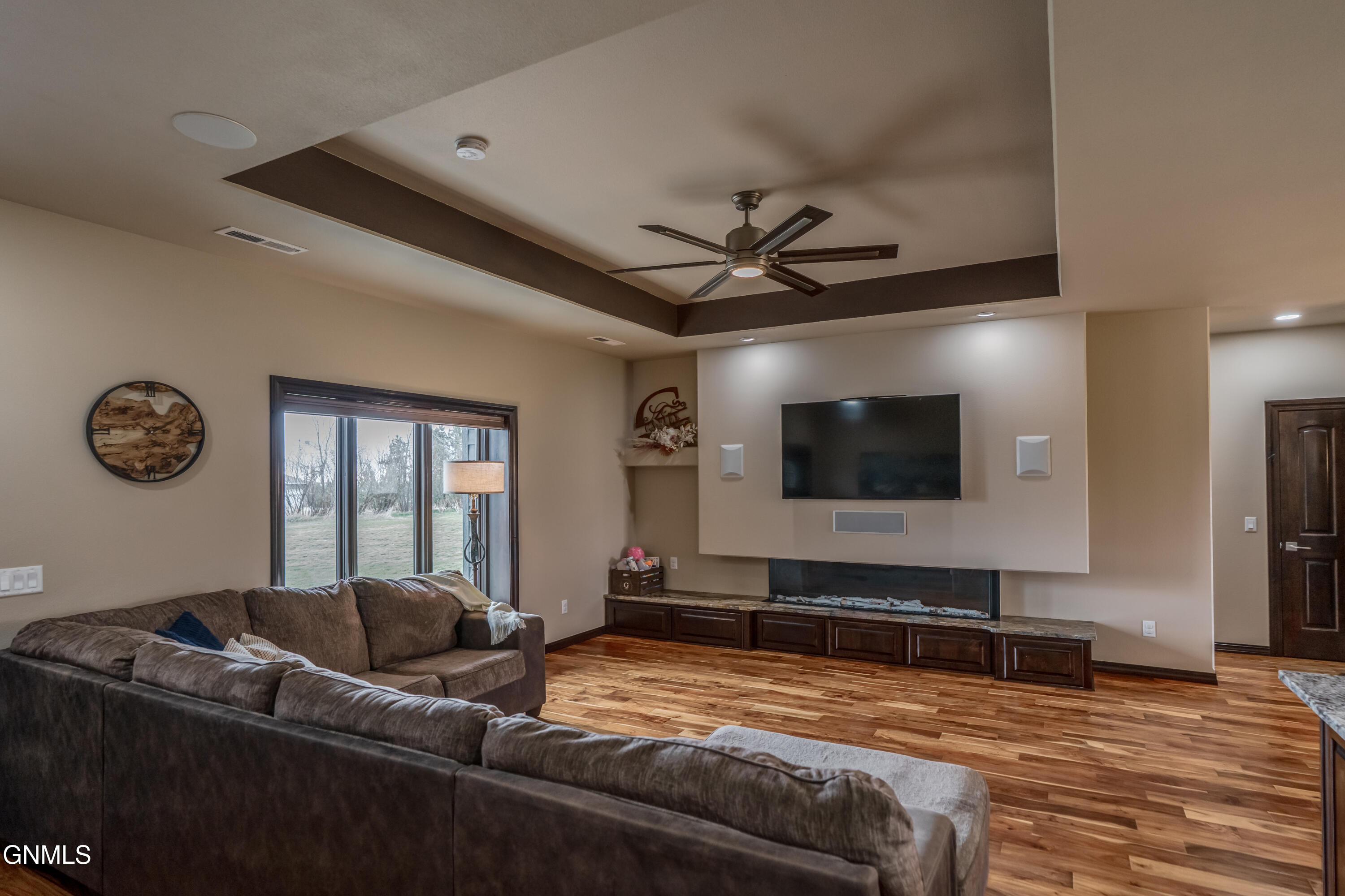 property viewer photo 4
