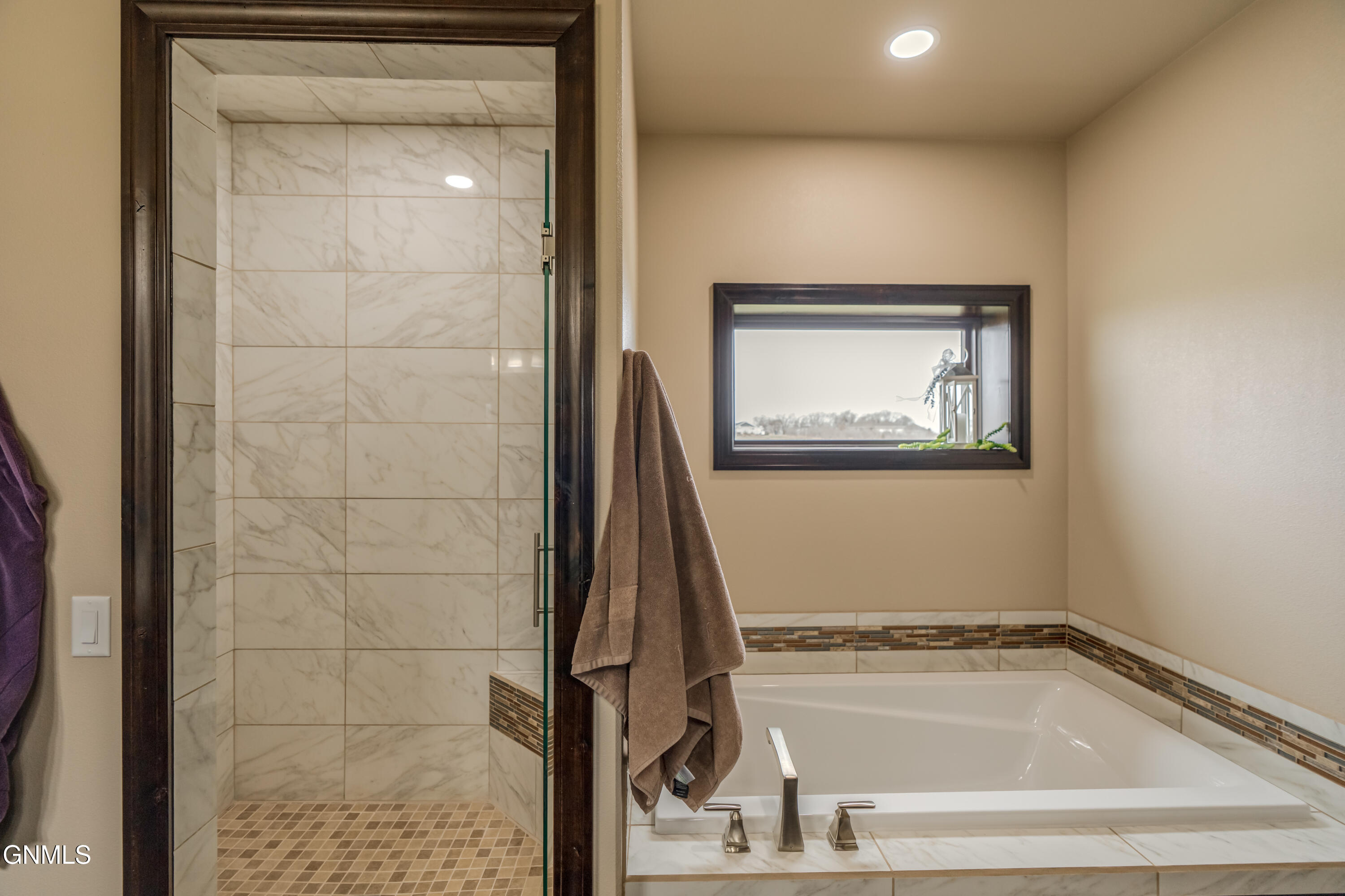 property viewer photo 44