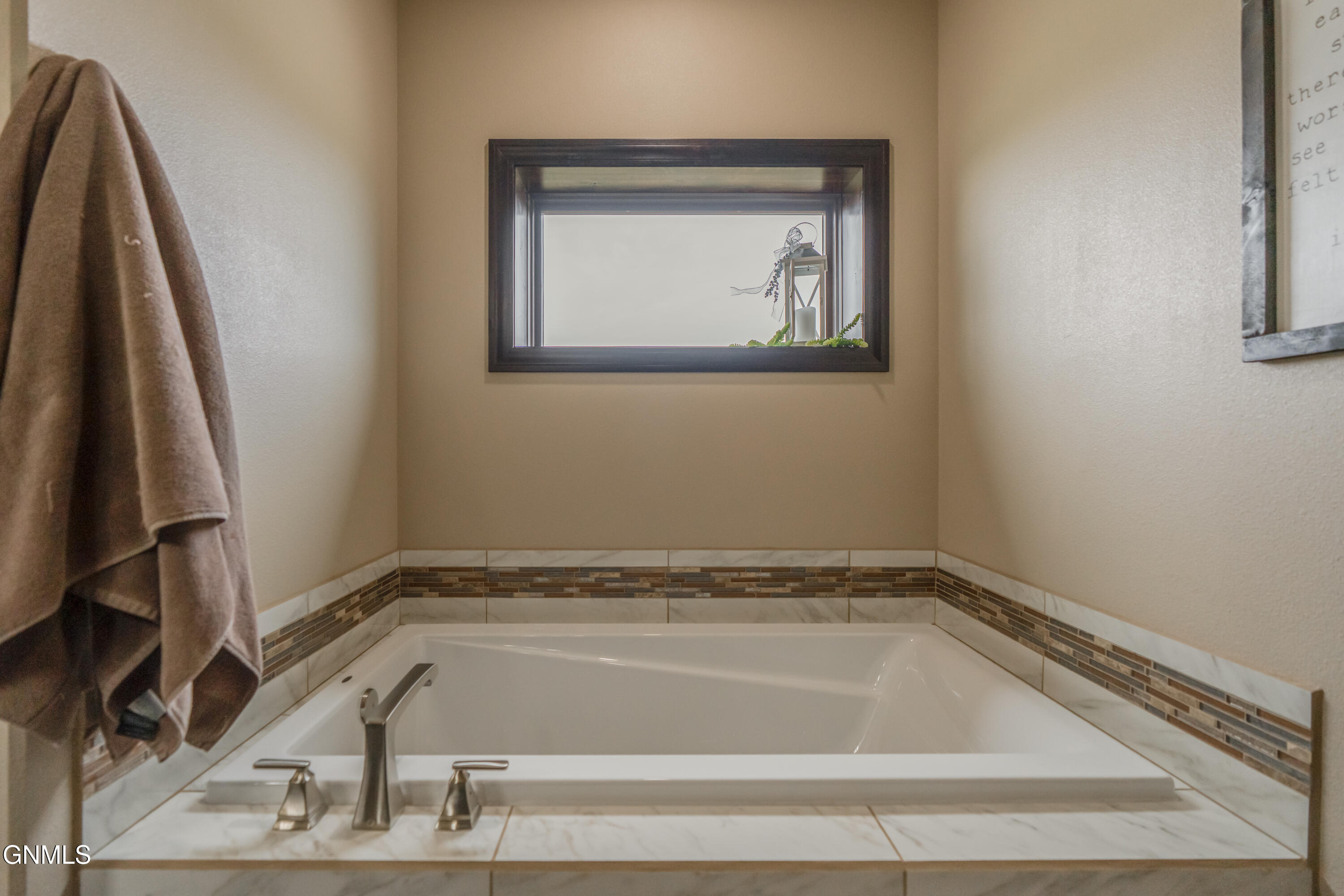 property viewer photo 45