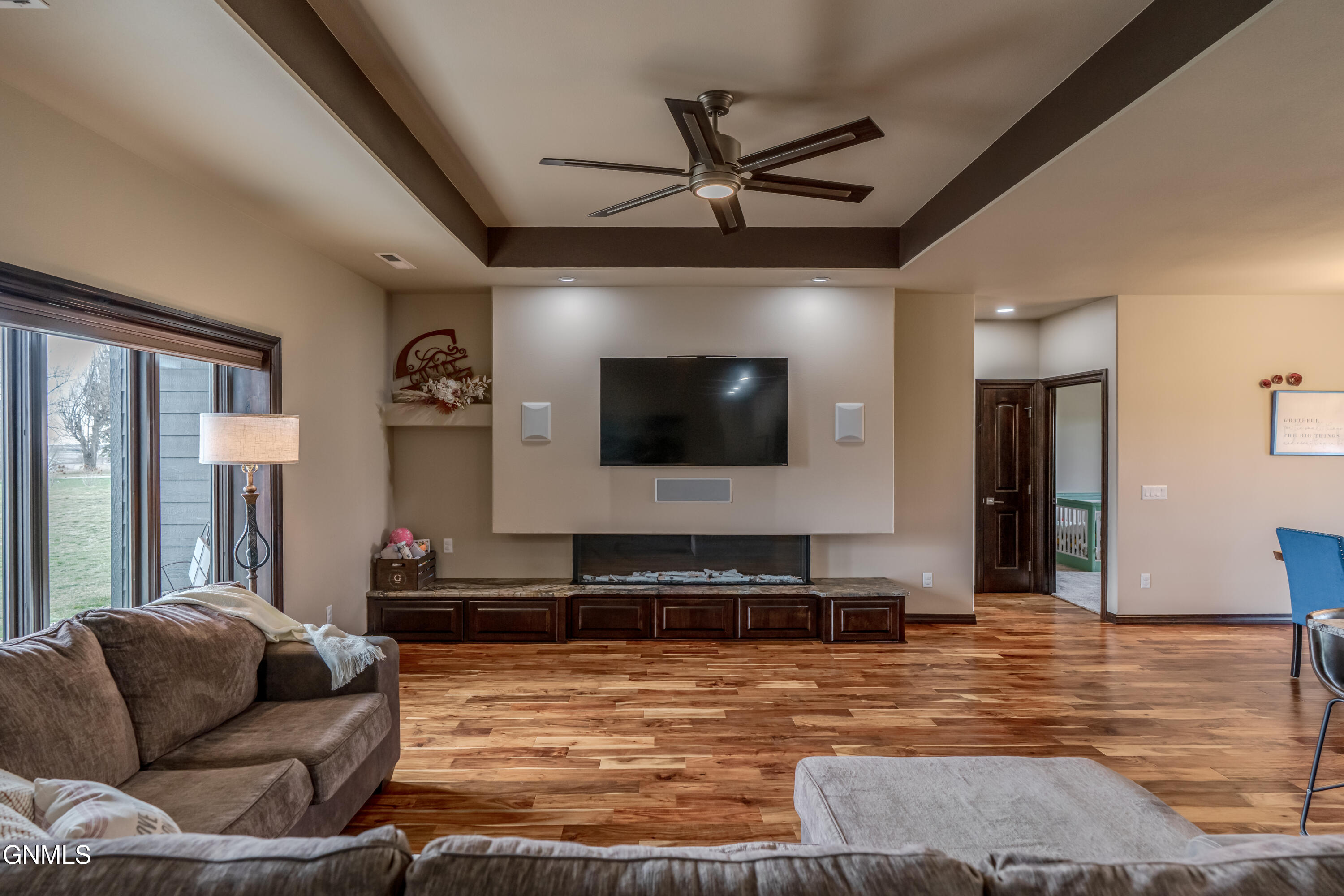 property viewer photo 5