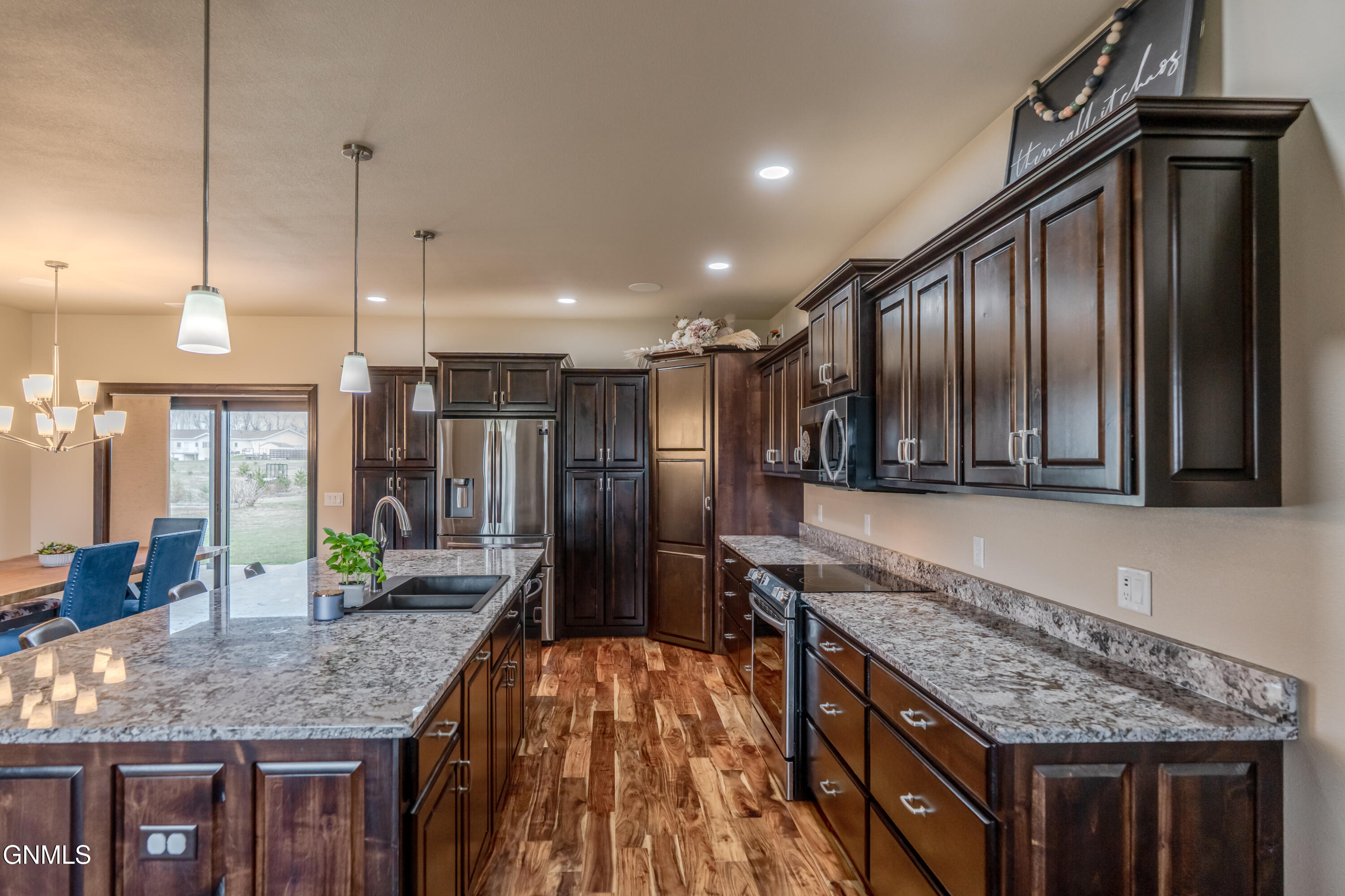 property viewer photo 6