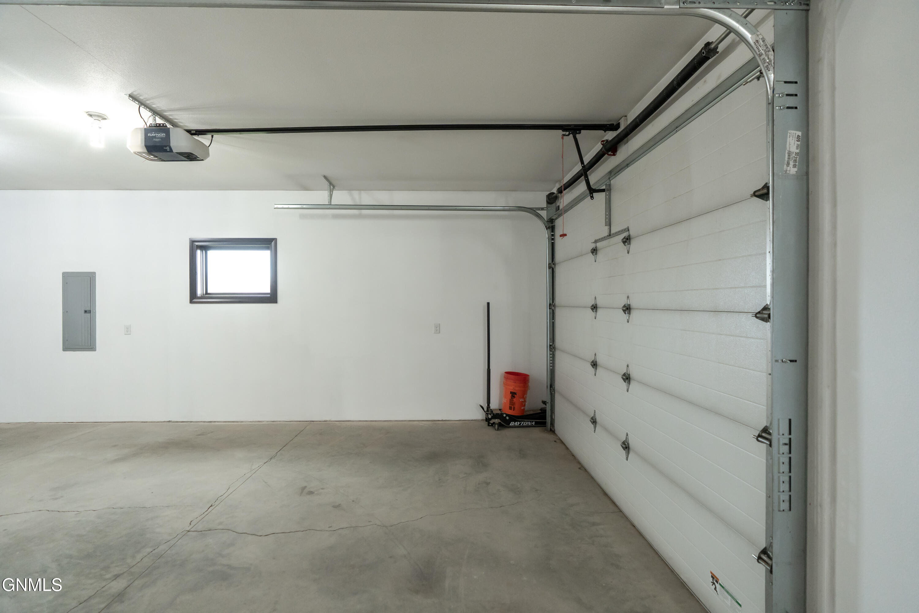 property viewer photo 62