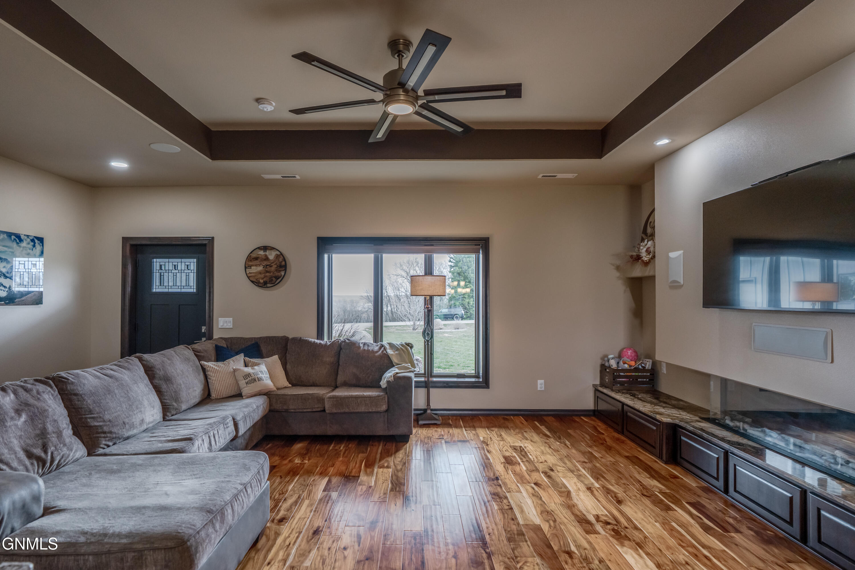 property viewer photo 7