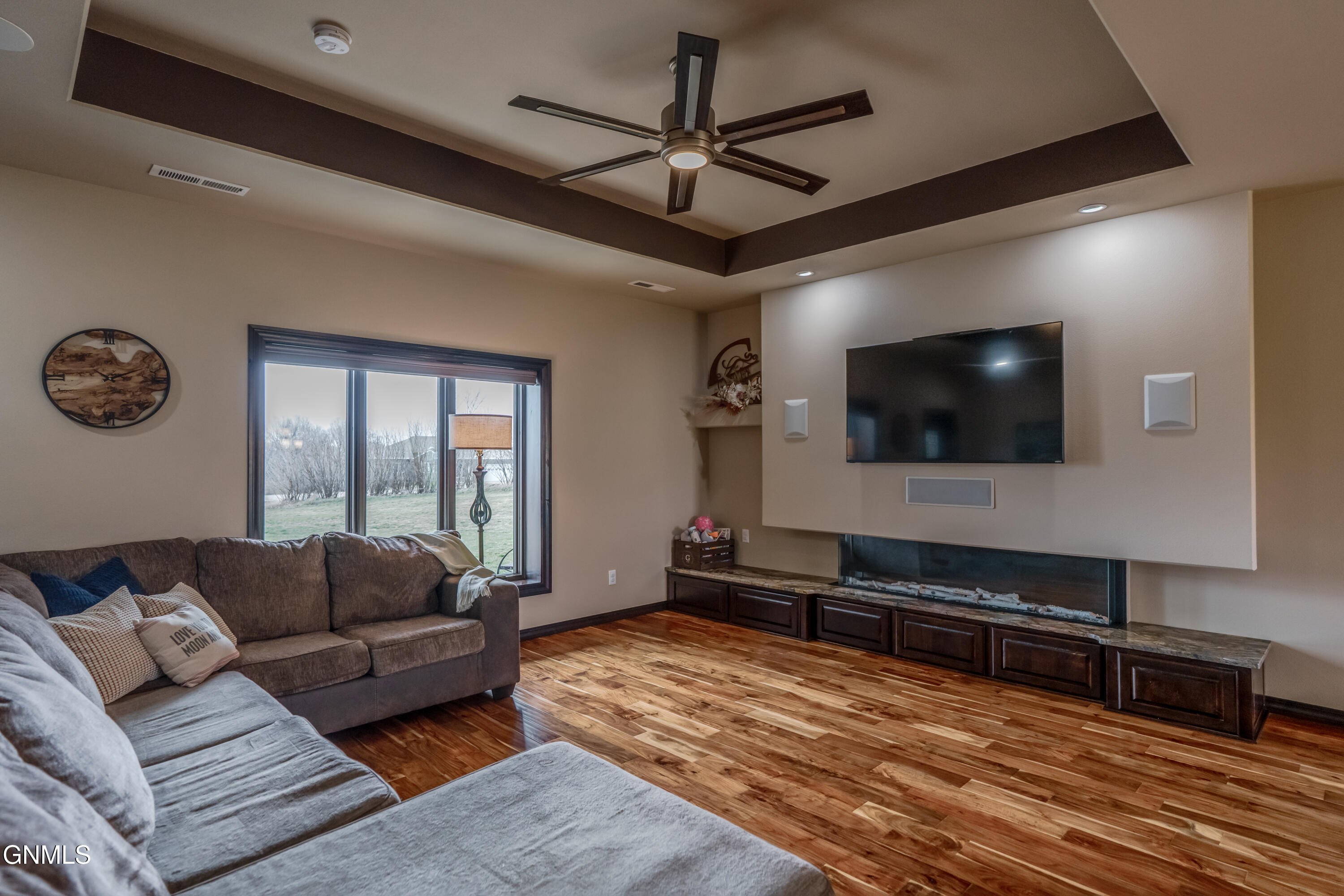 property viewer photo 8