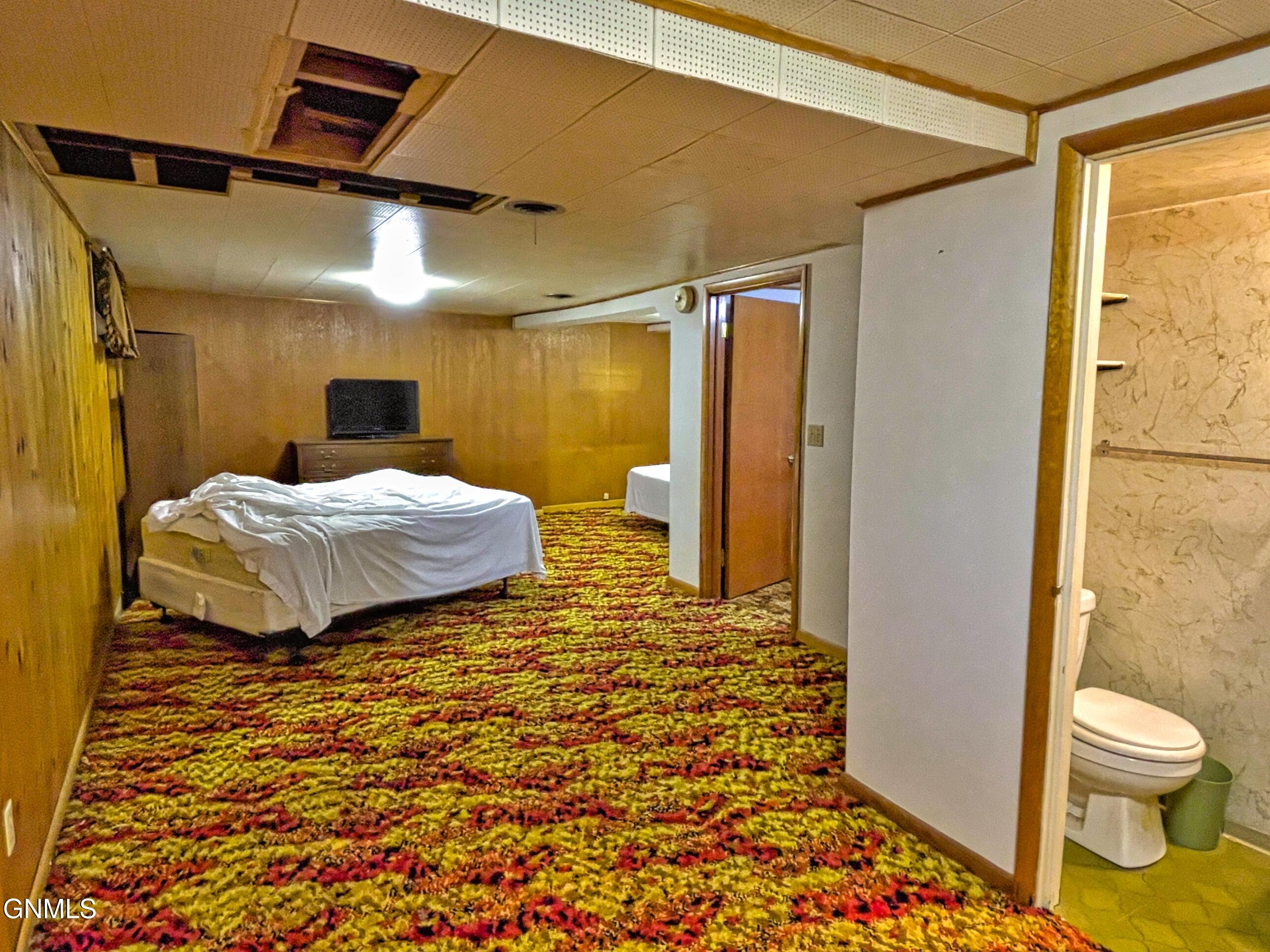 main property photo 35