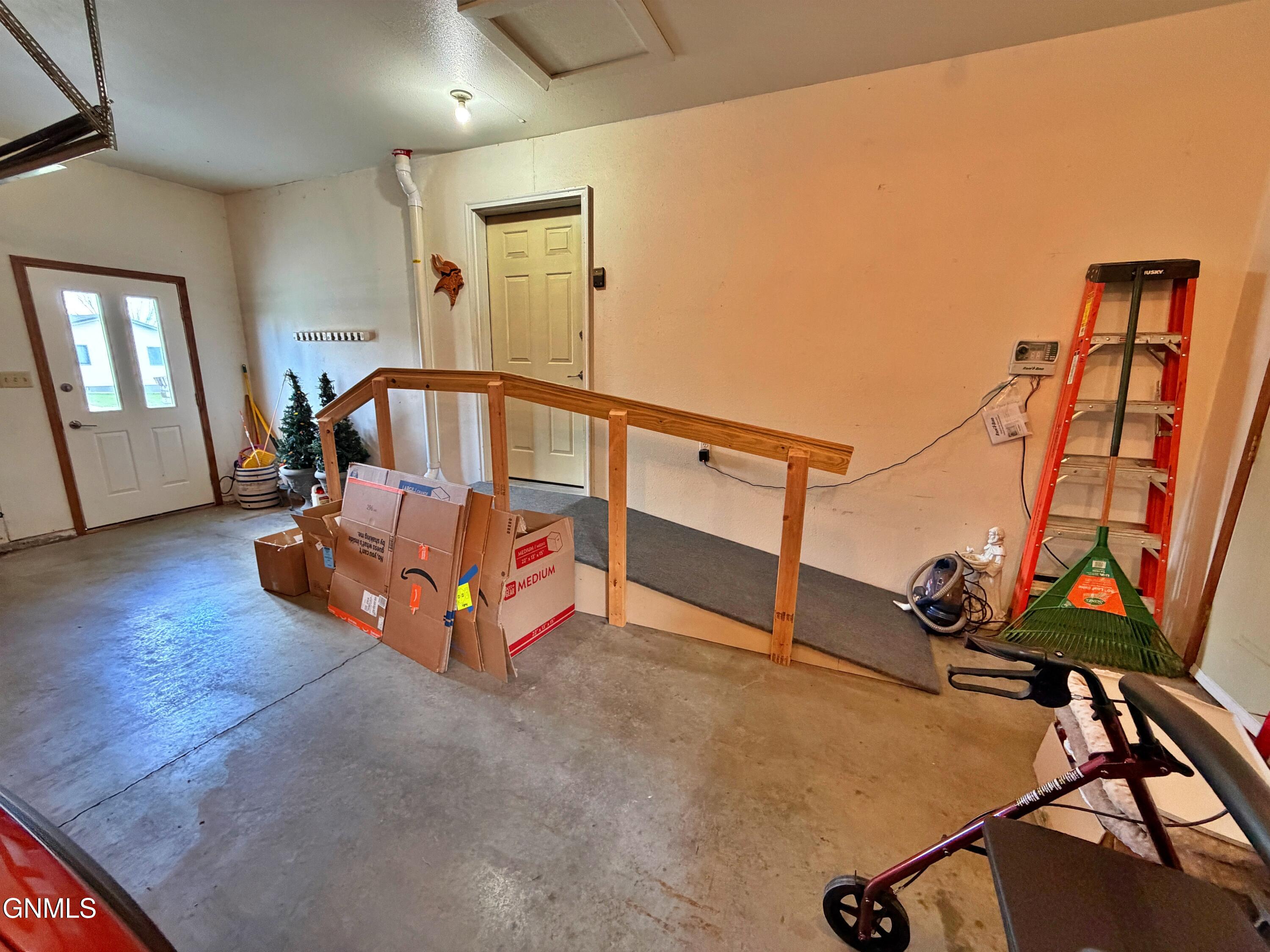 property viewer photo 47