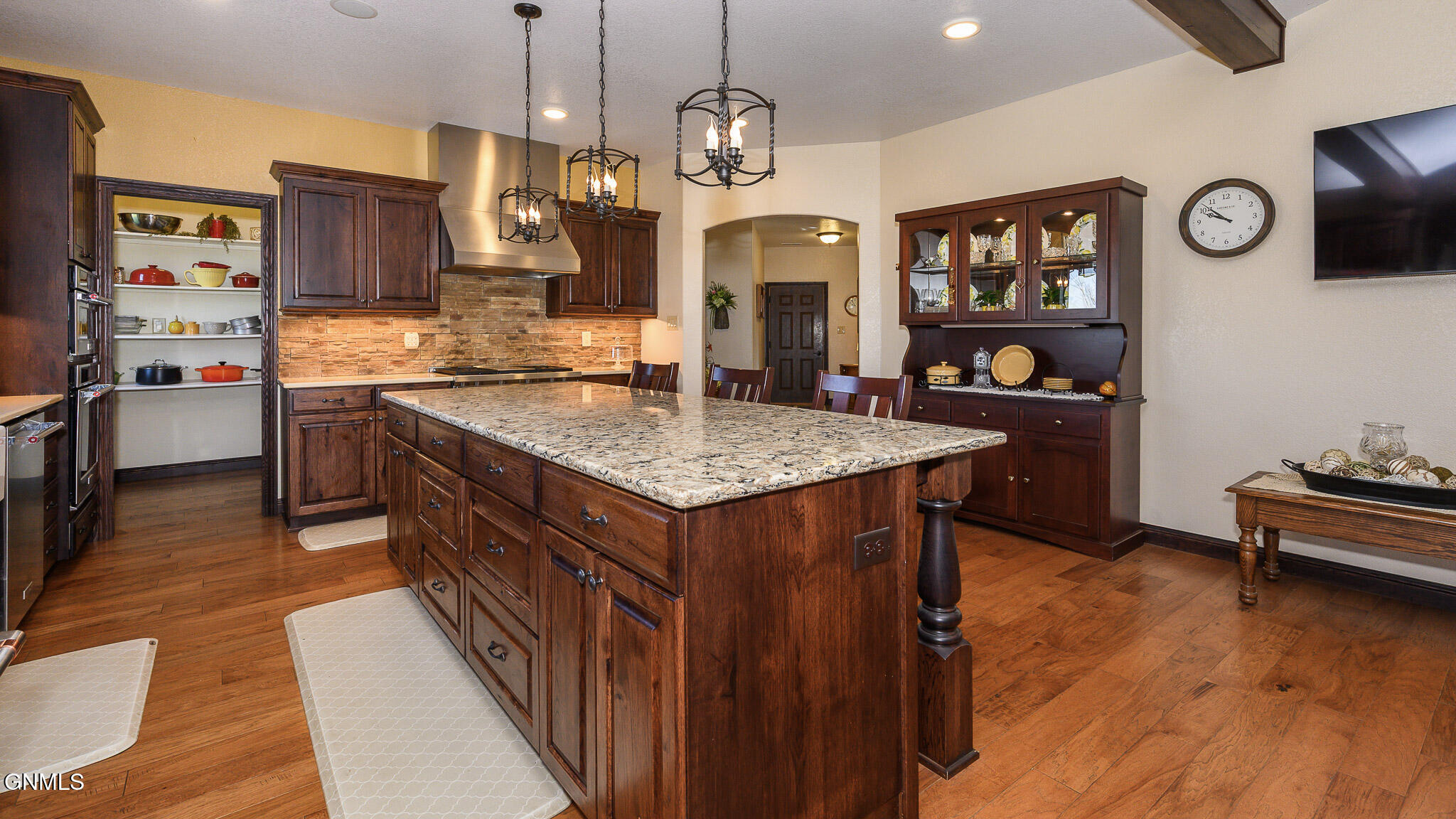 main property photo 14