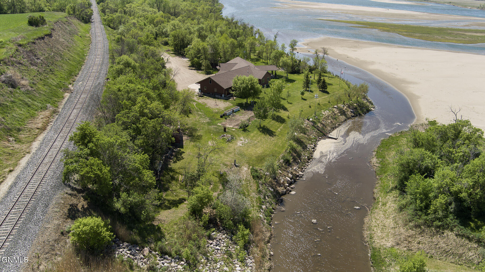 main property photo 88