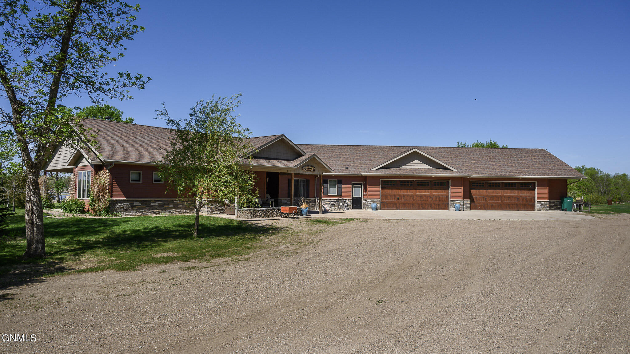 main property photo 99