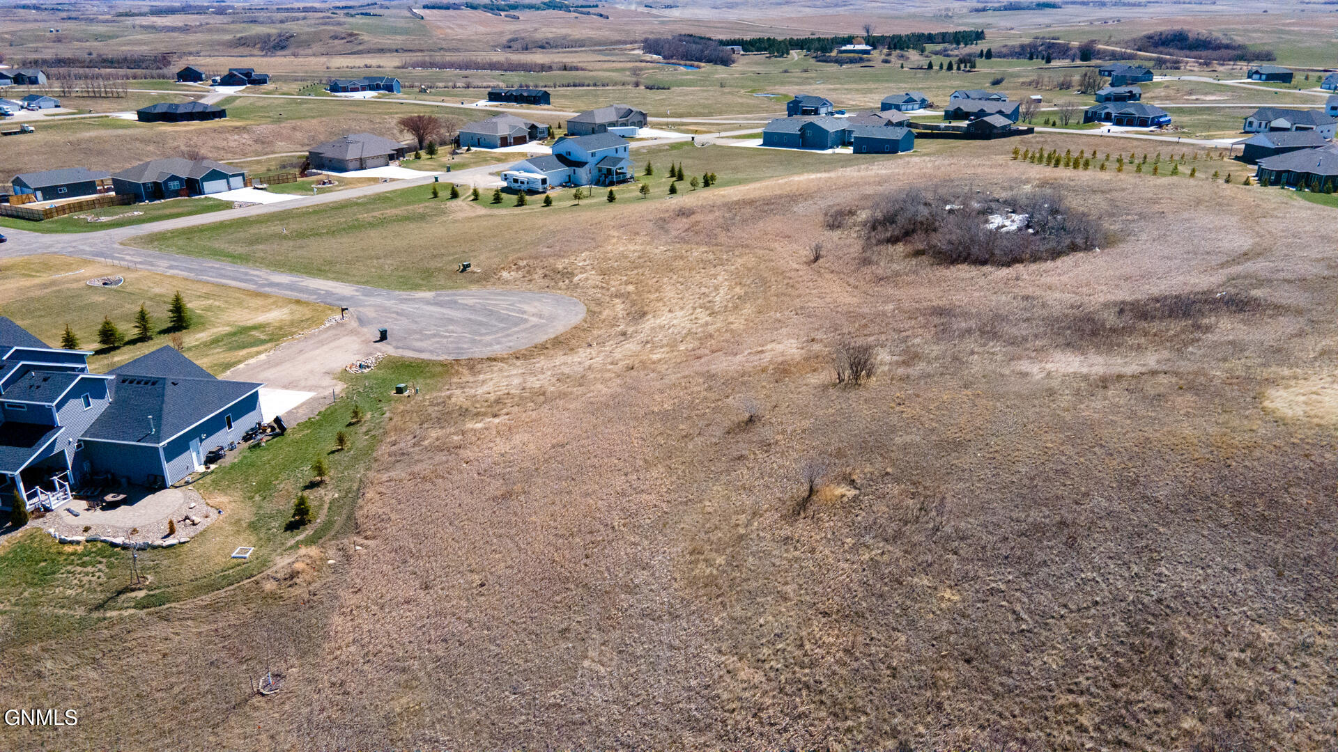 main property photo 9