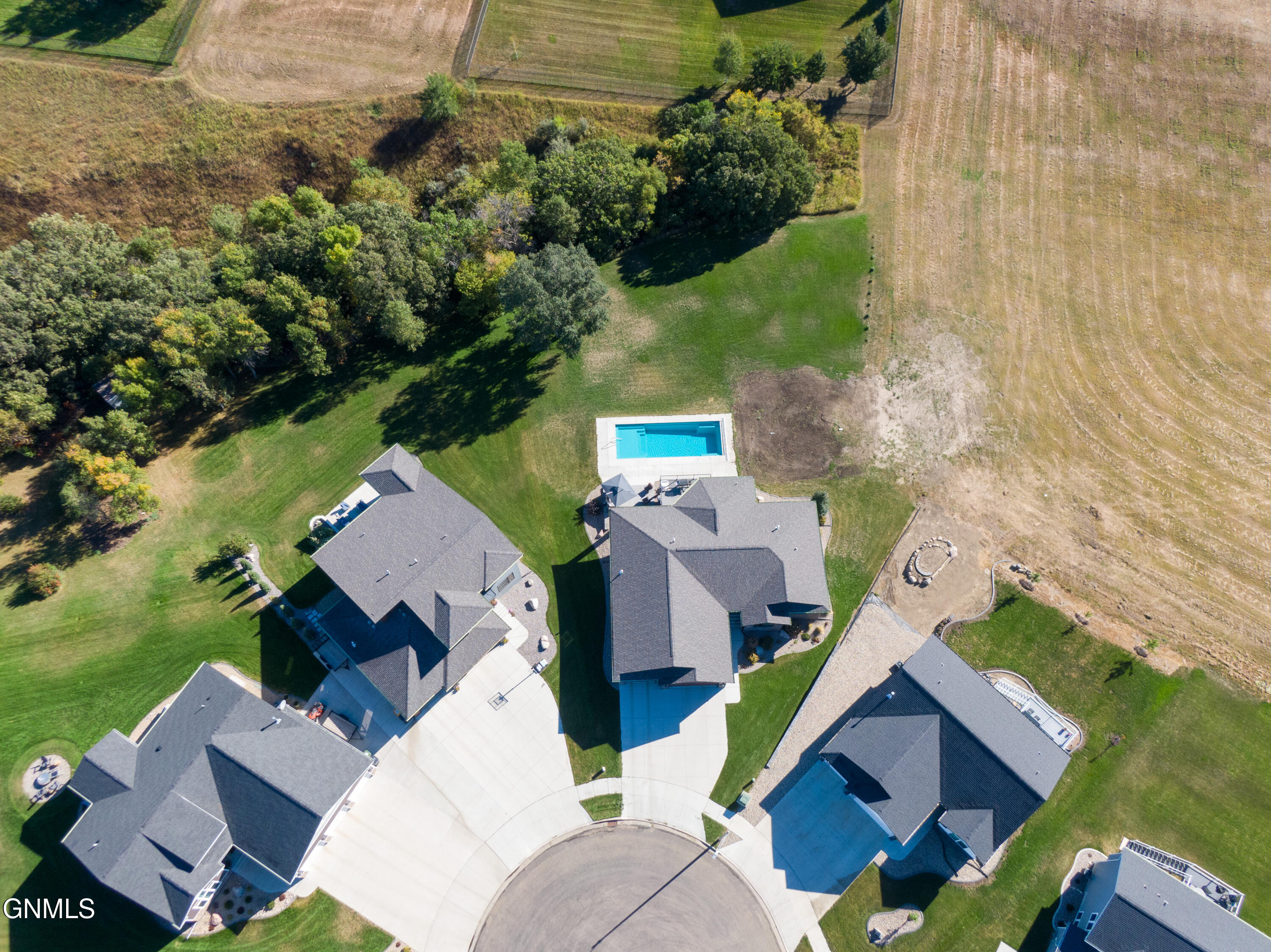 main property photo 31