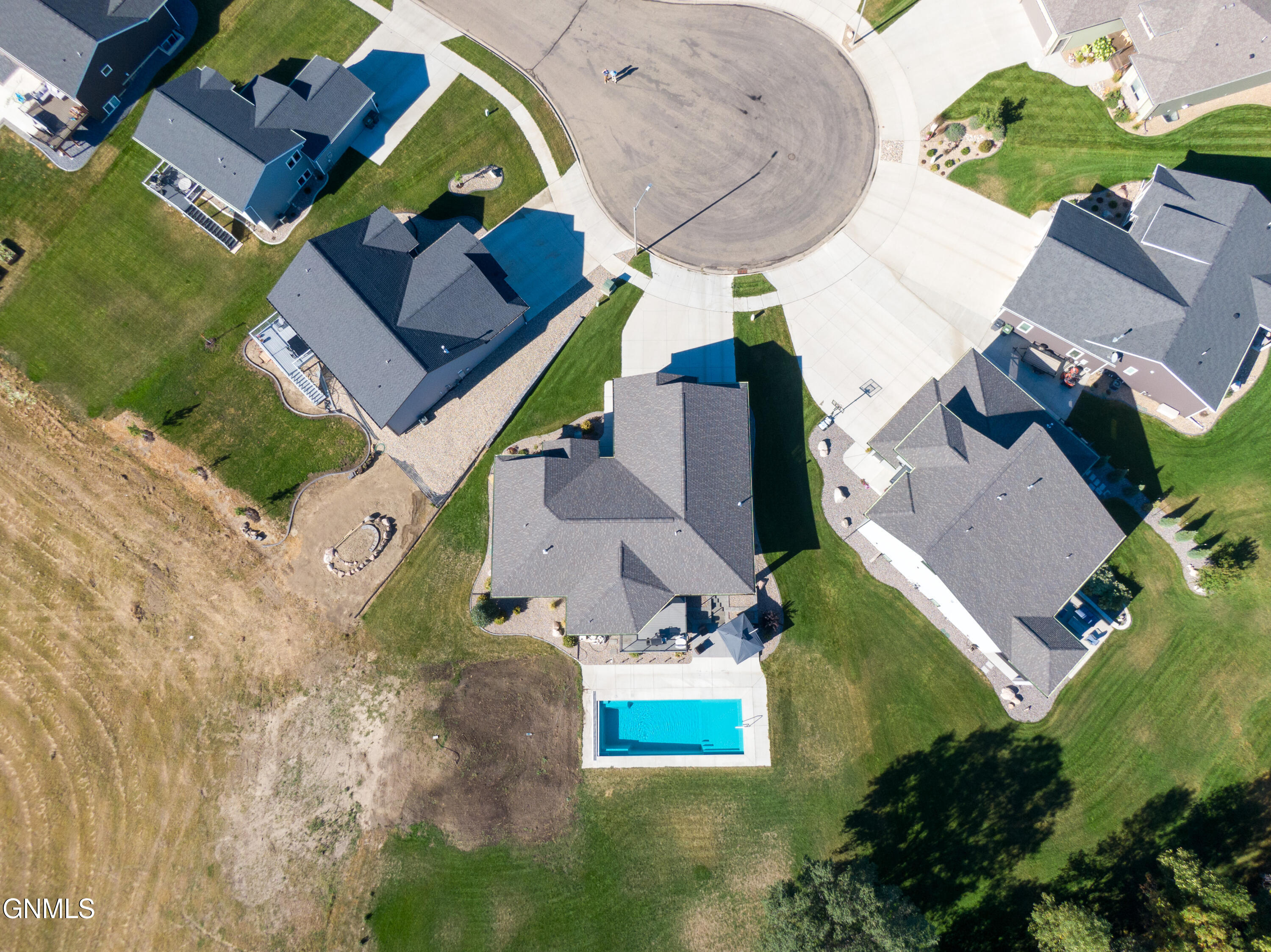main property photo 32