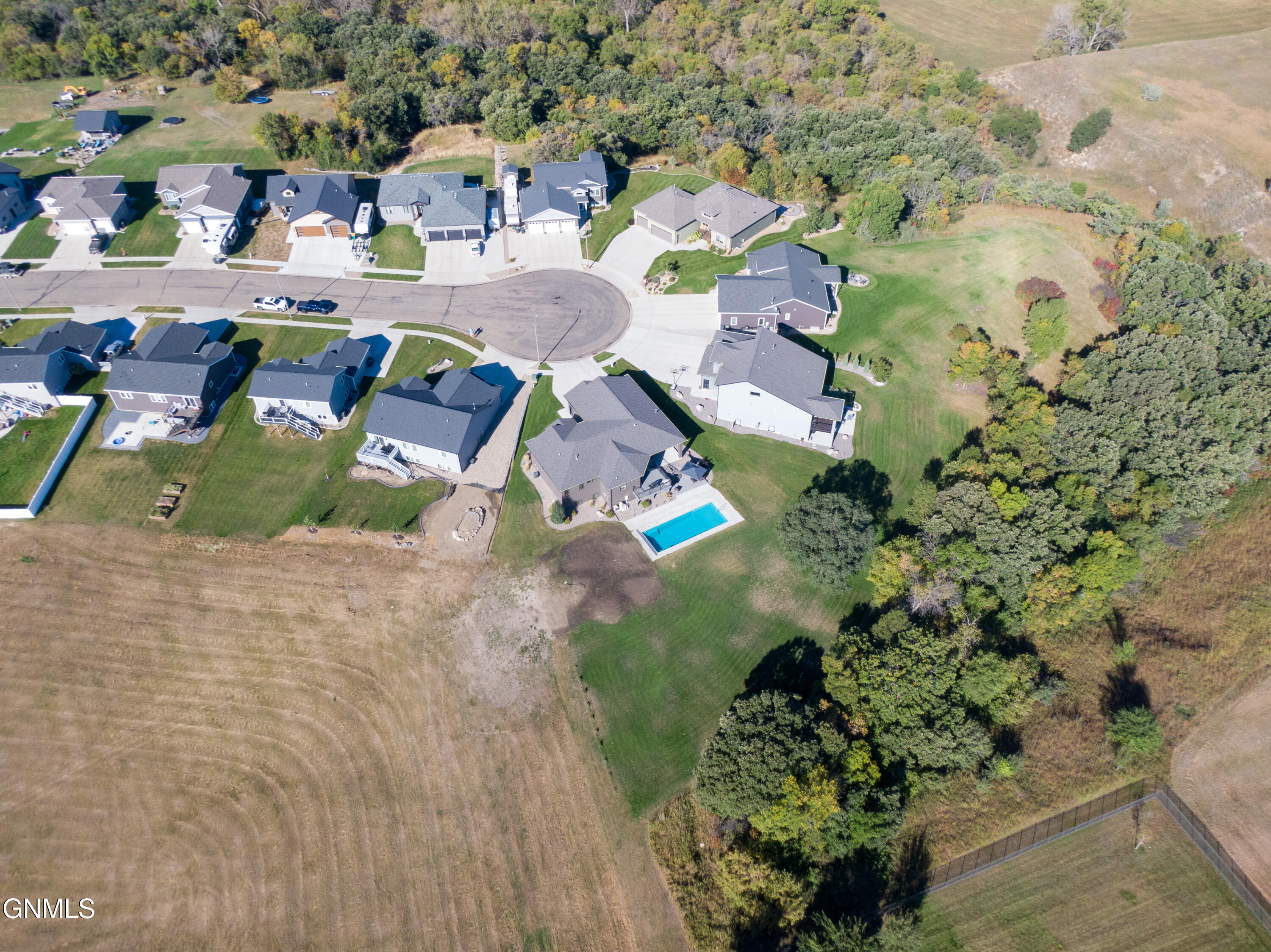 main property photo 33