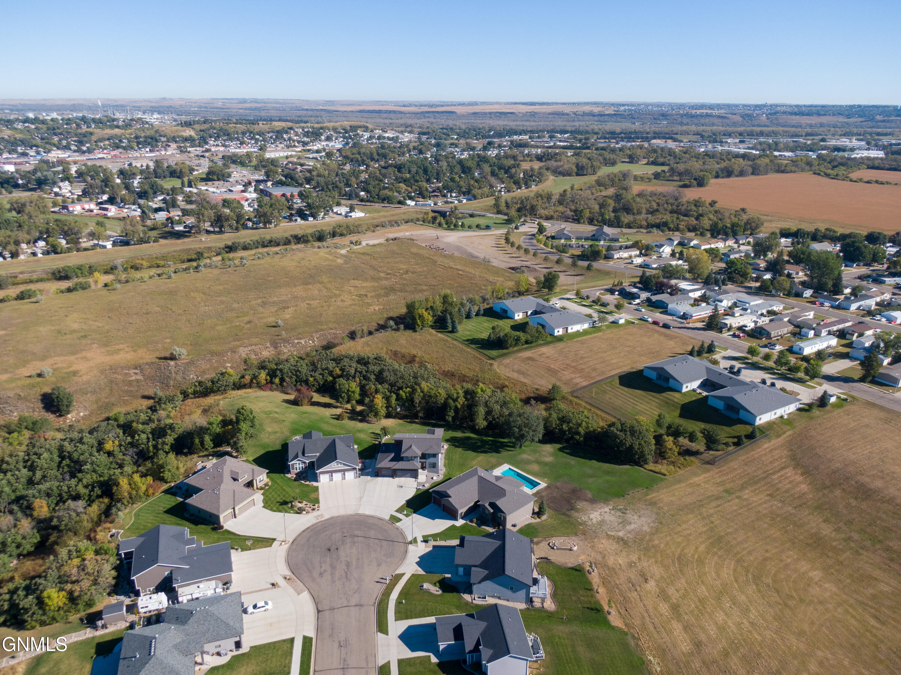 main property photo 34