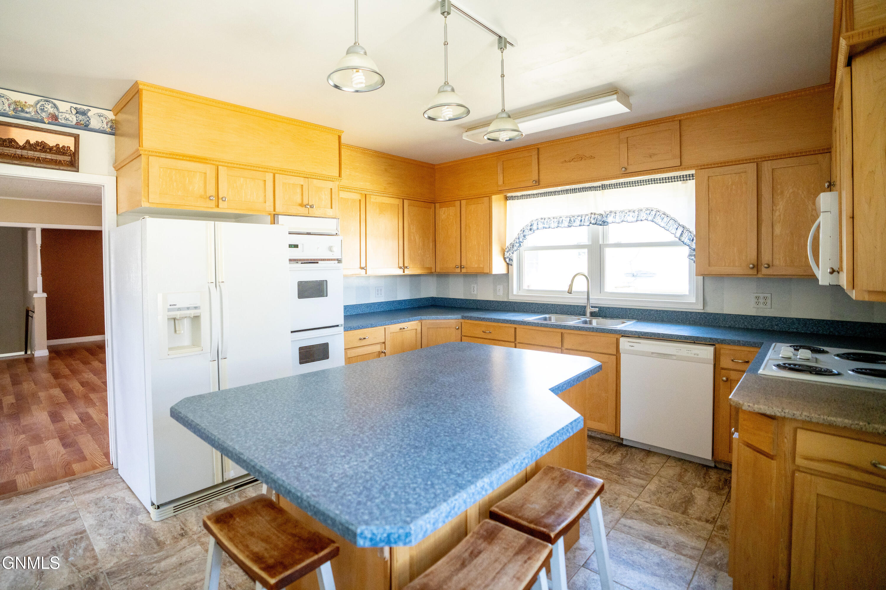 property viewer photo 1