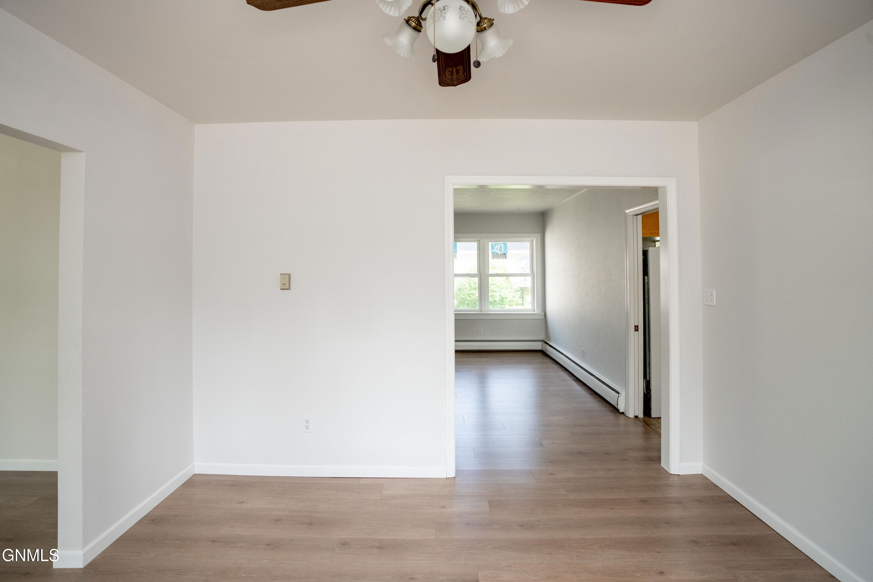 property viewer photo 11