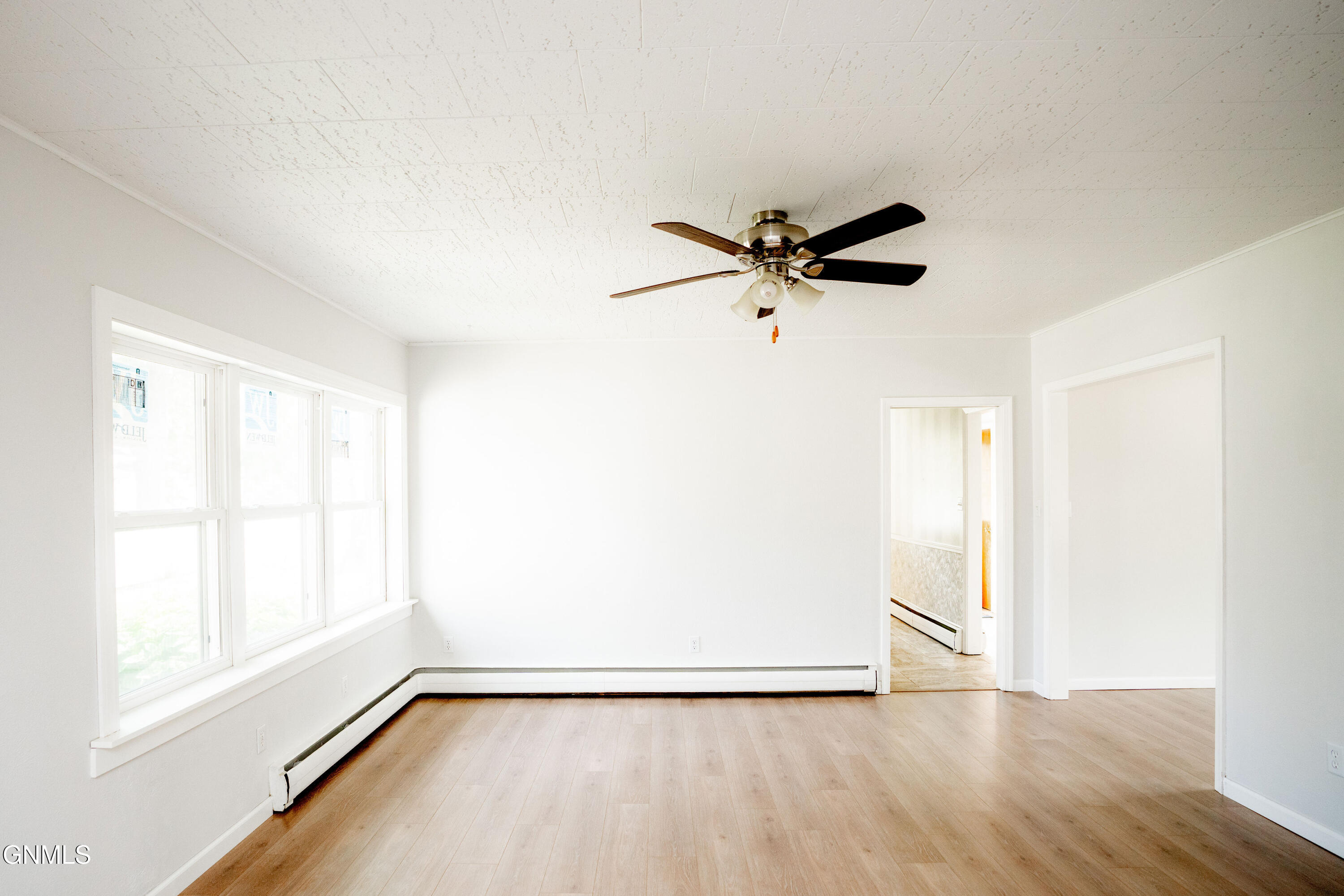 property viewer photo 12