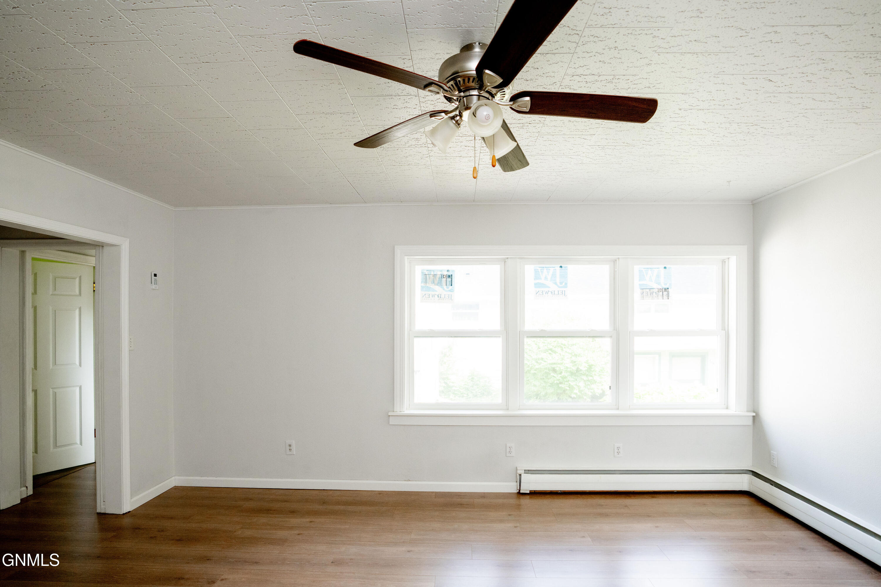 property viewer photo 13